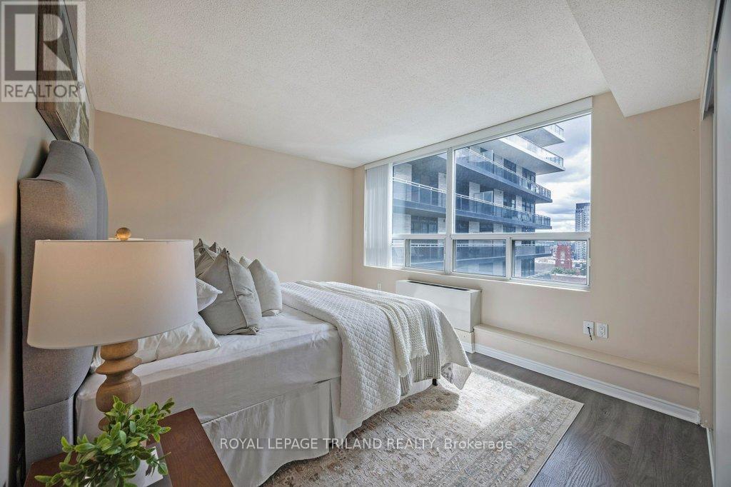 #1105 155 KENT STREET - 28