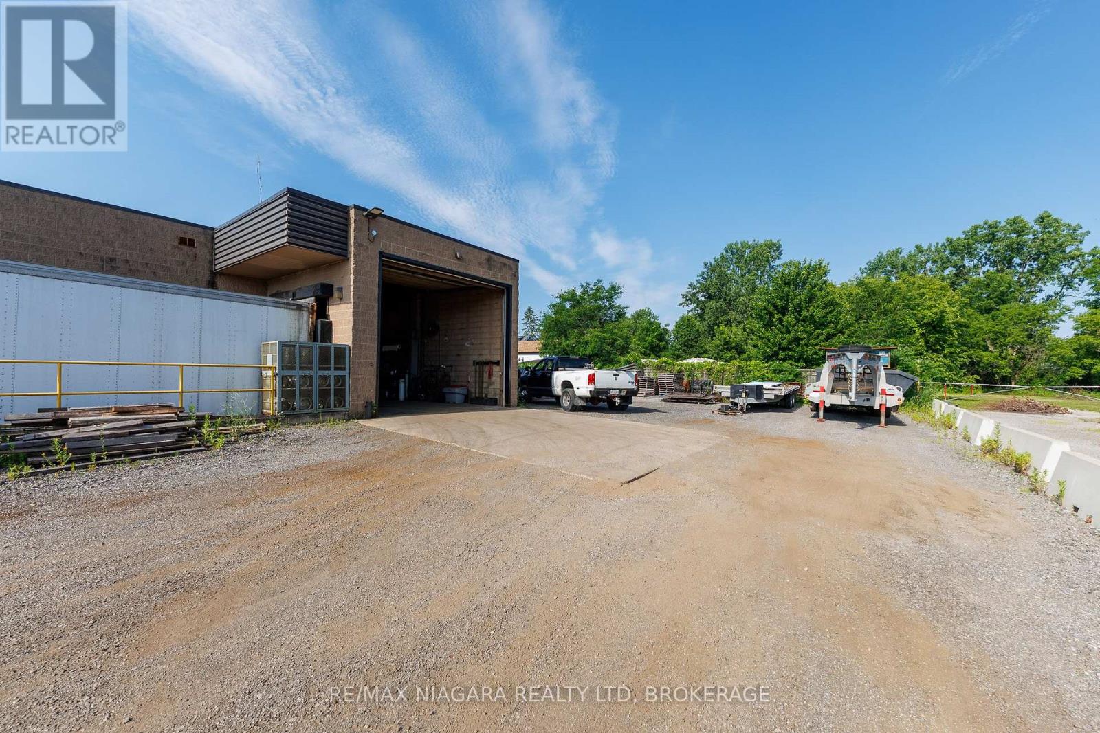 408 Jarvis Street — photo 17