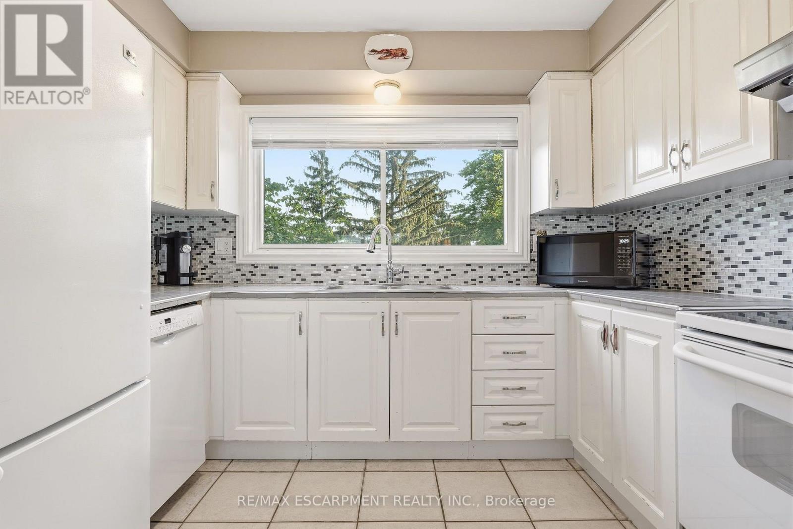 #2 125 BONAVENTURE DRIVE - 18