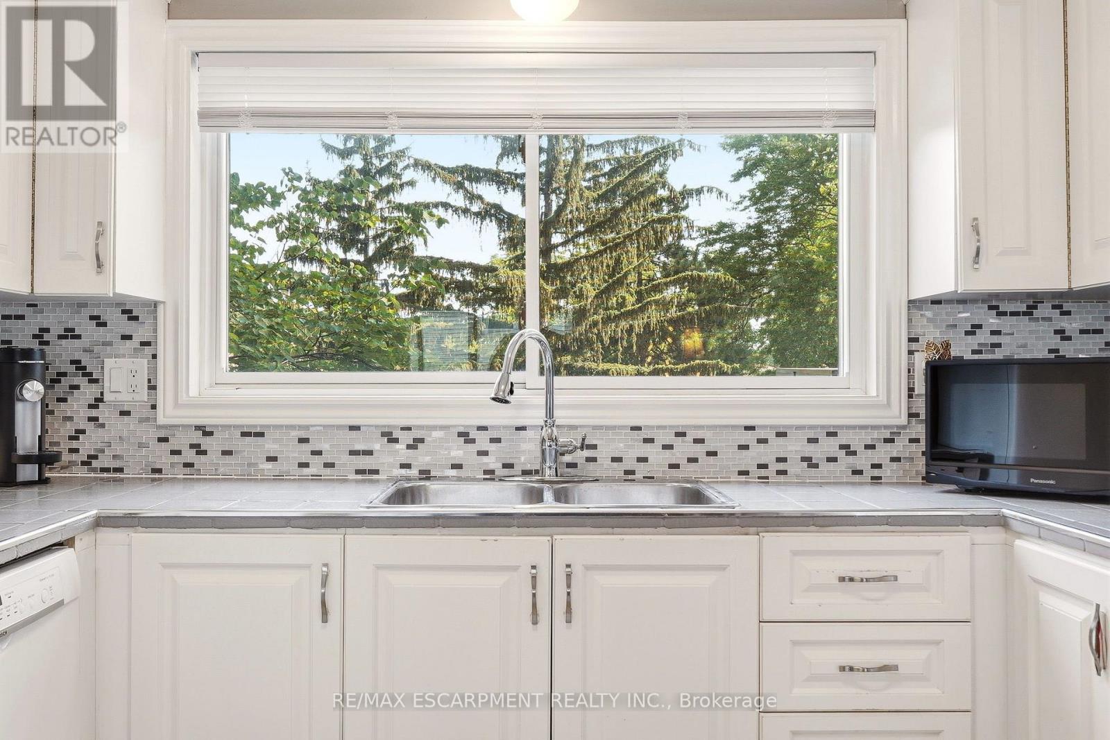 #2 125 BONAVENTURE DRIVE - 19