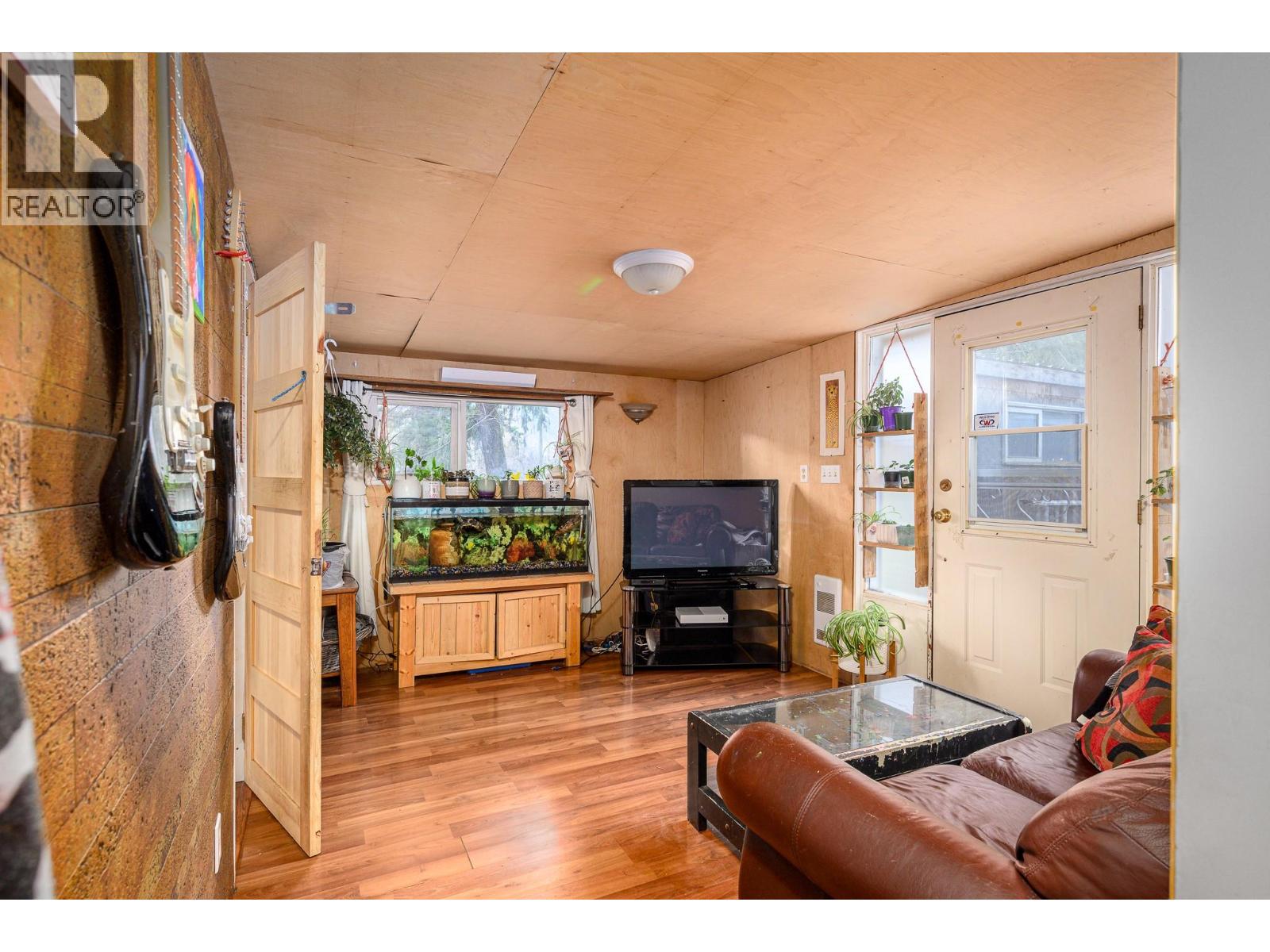 487 Mabel Lake Road - 53