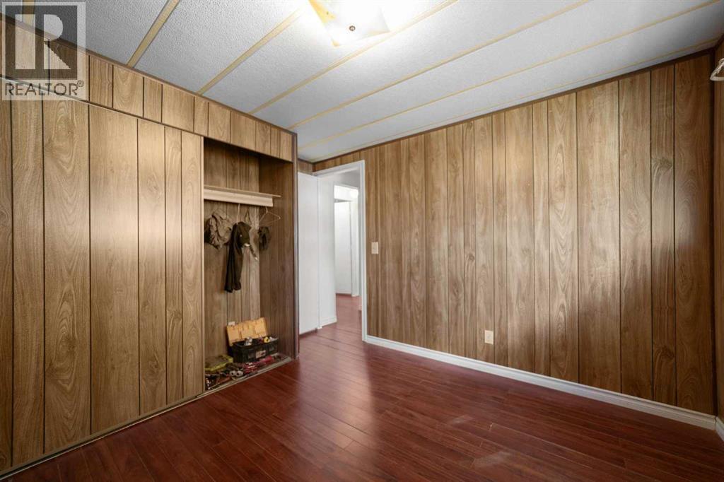 4911 54 Avenue - 14