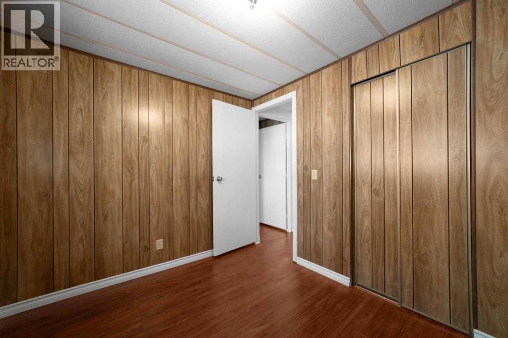 4911 54 Avenue - 16