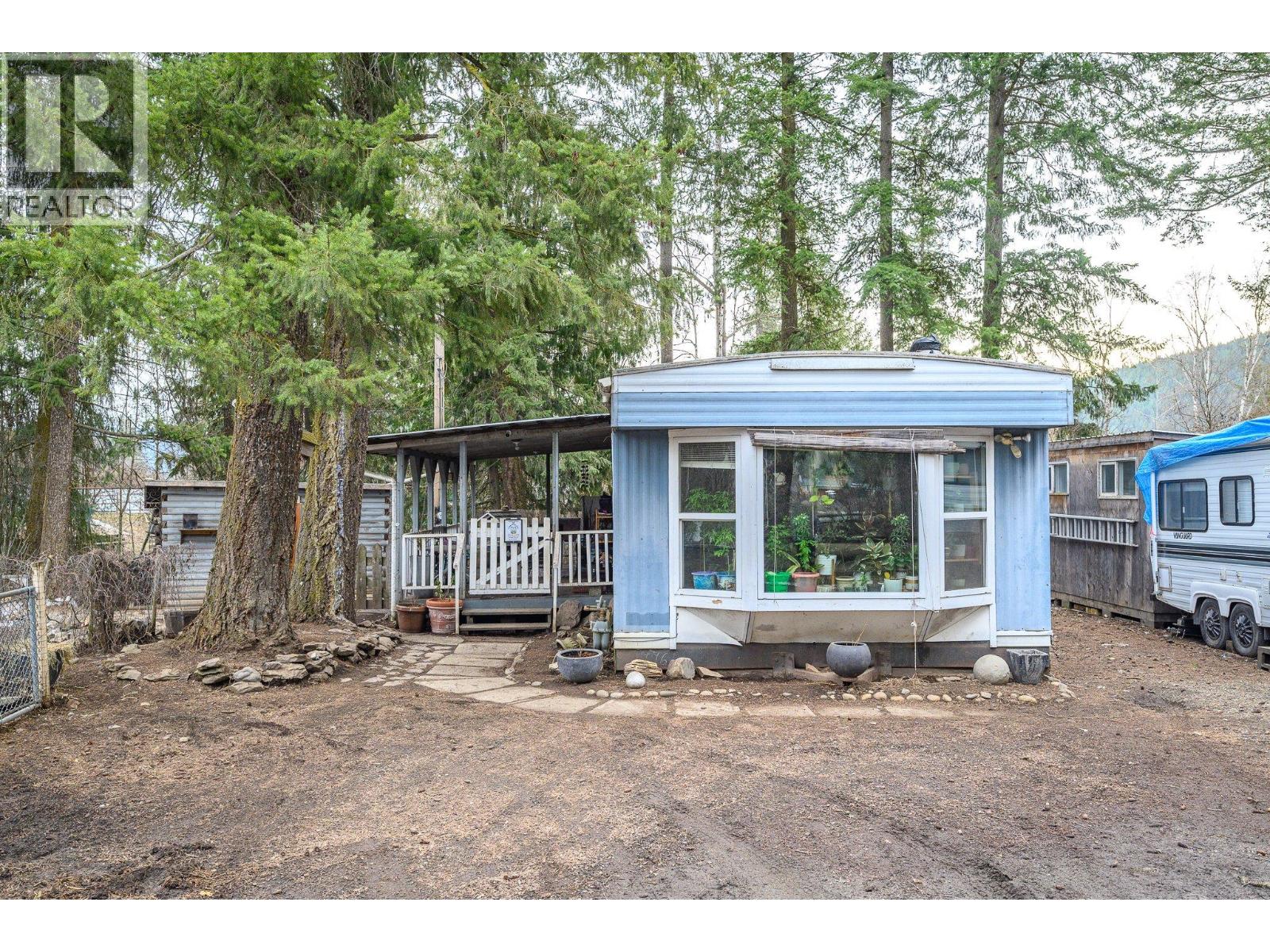487 Mabel Lake Road - 46