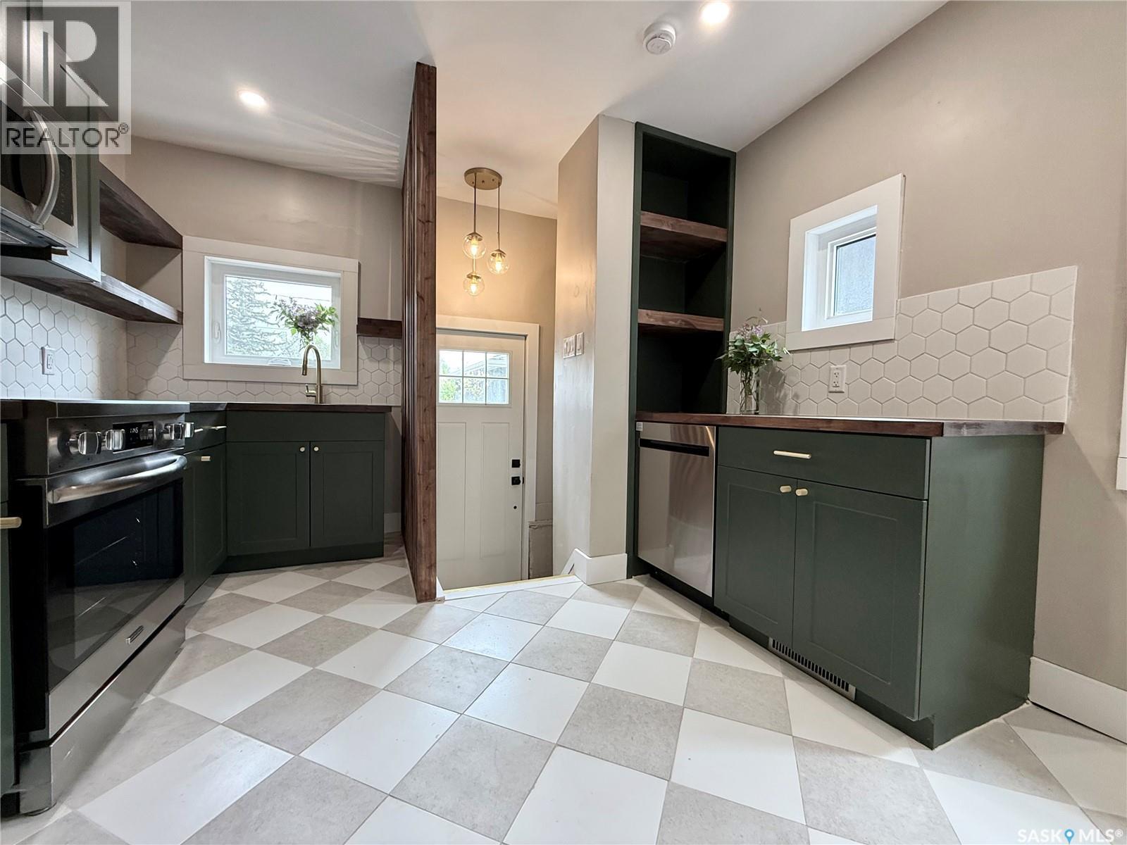 2471 Broder STREET - 18