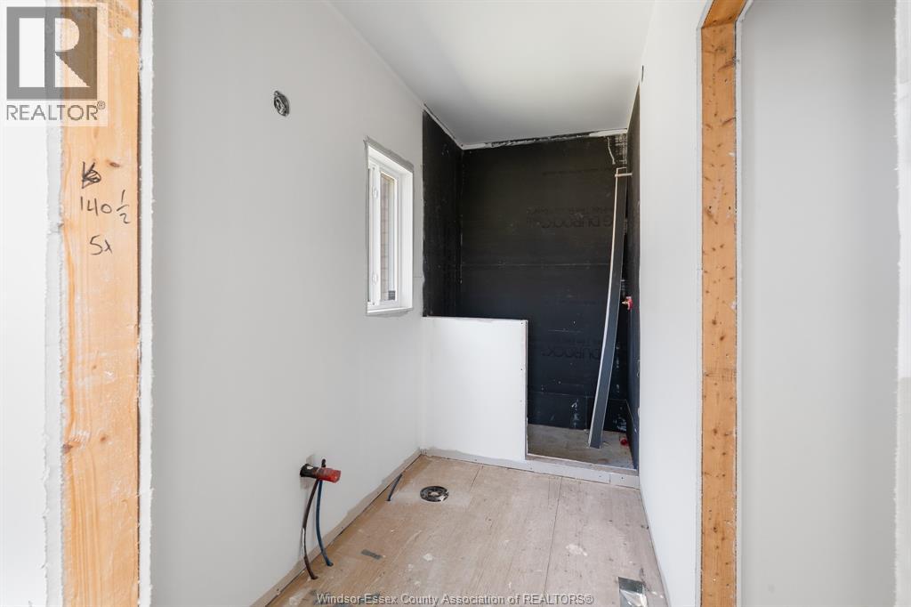 176 McLellan AVENUE - 19