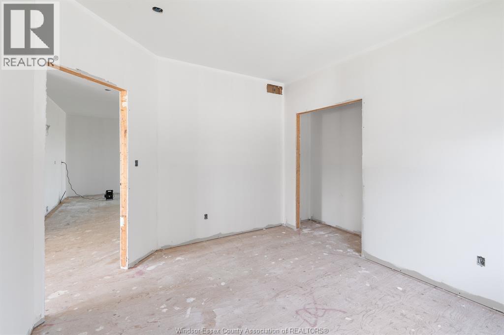176 McLellan AVENUE - 22