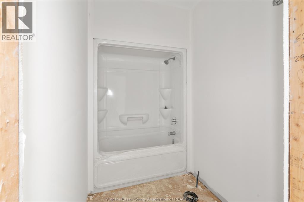 176 McLellan AVENUE - 23
