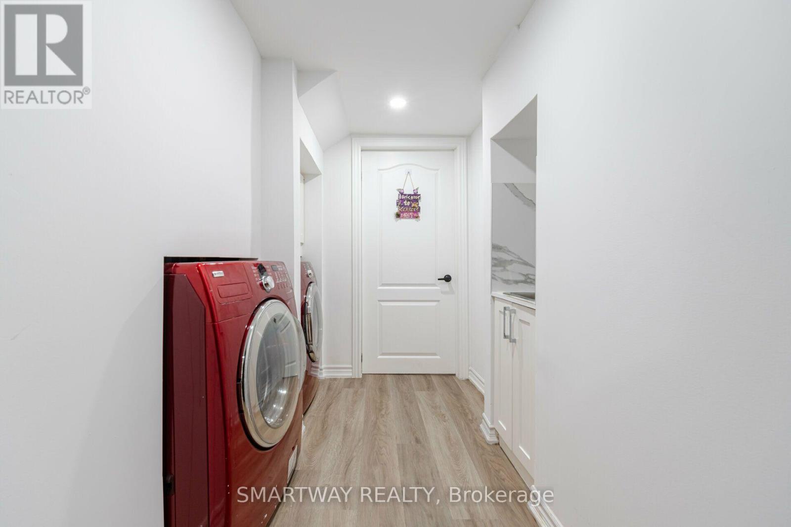 2437 MONTAGNE AVENUE - 31