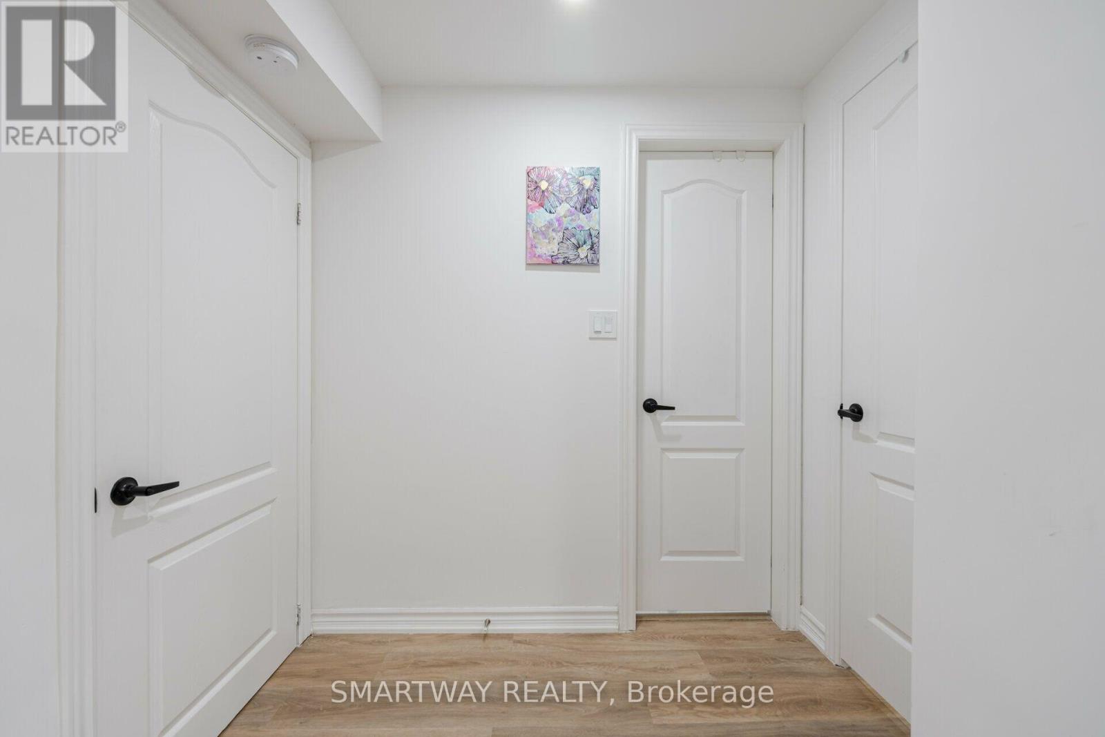 2437 MONTAGNE AVENUE - 33
