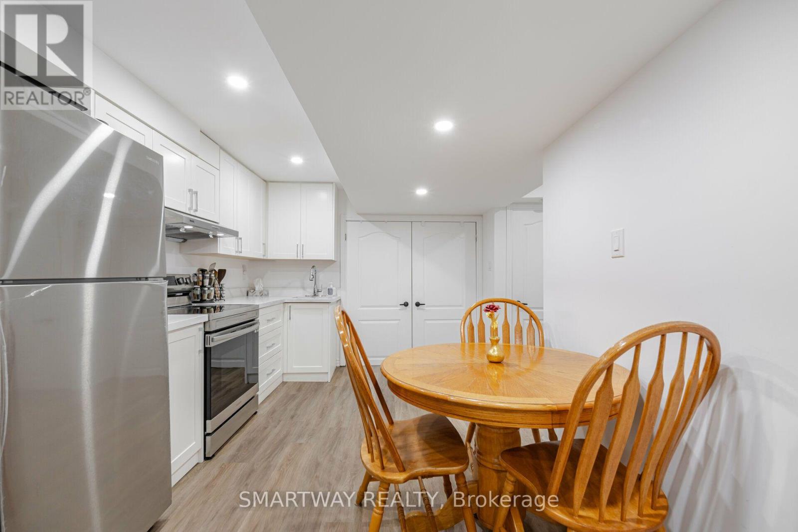 2437 MONTAGNE AVENUE - 36