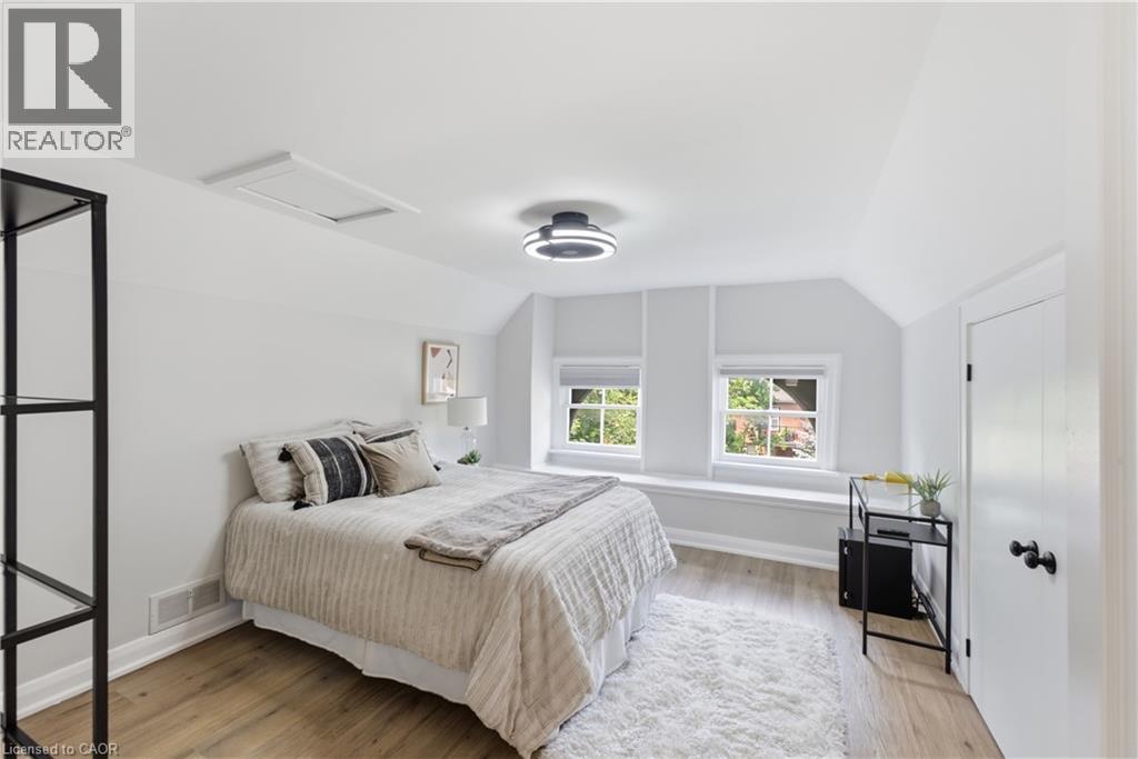 2 COTTAGE Avenue - 24