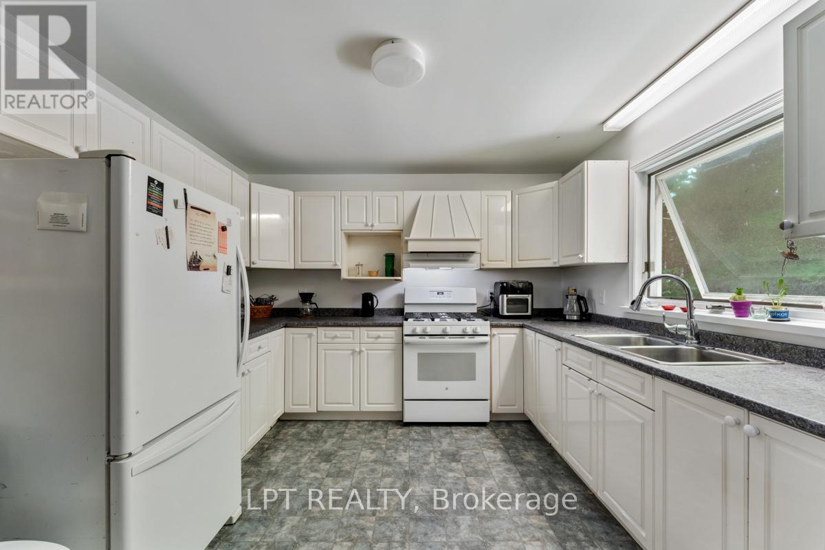 192 GULF ROAD - 16