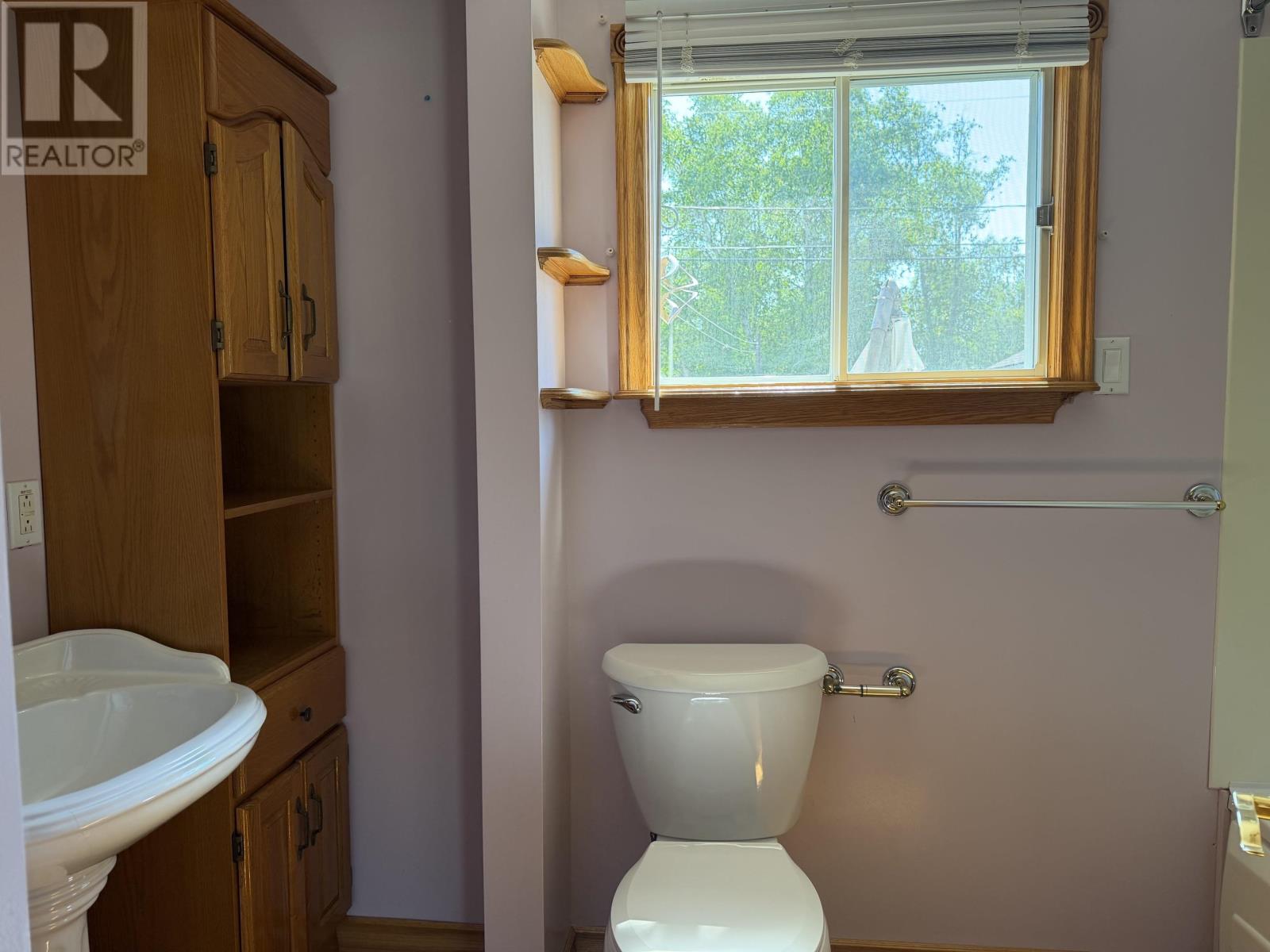4 Elizabeth AVE - 10