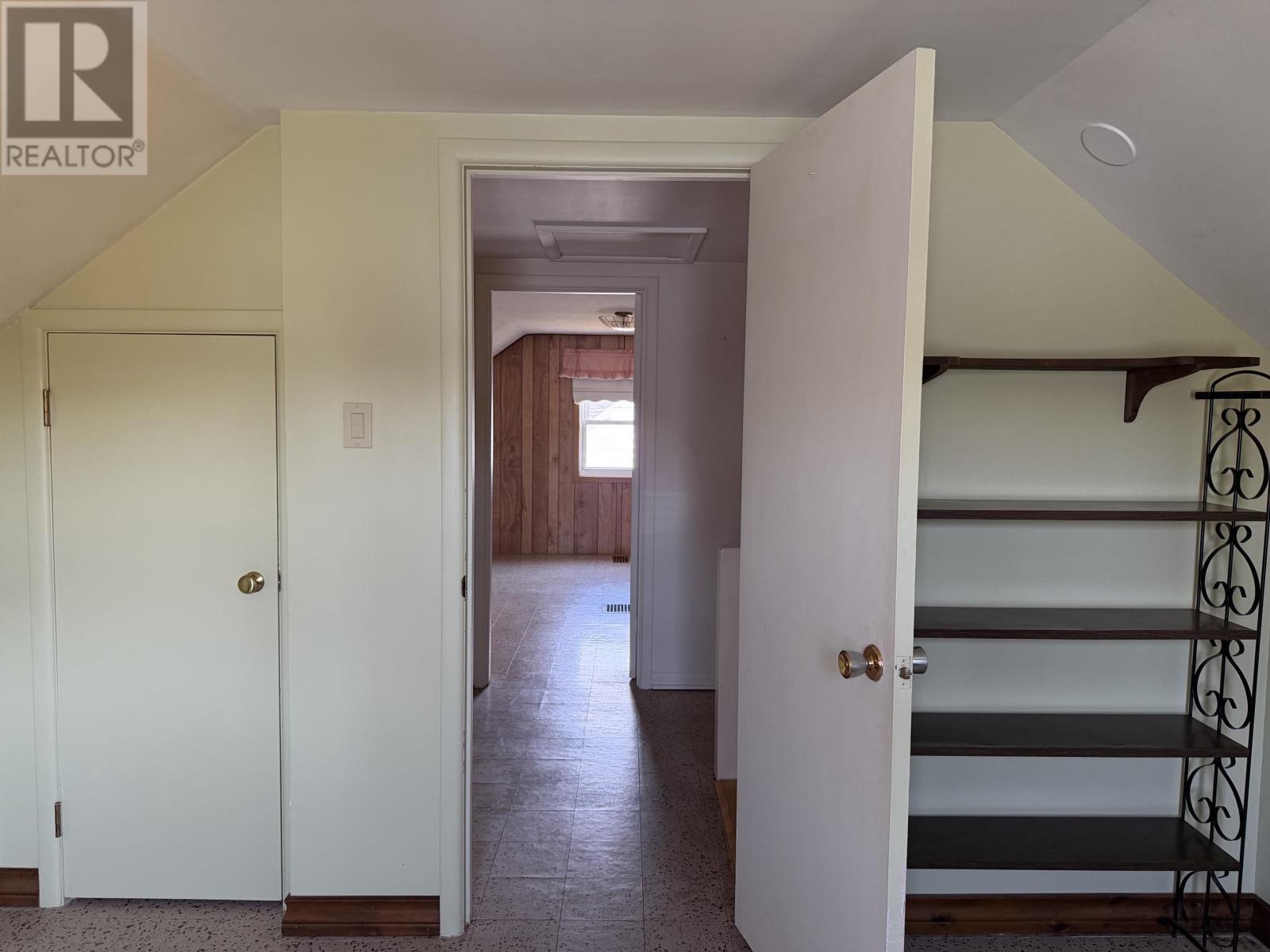 4 Elizabeth AVE - 15