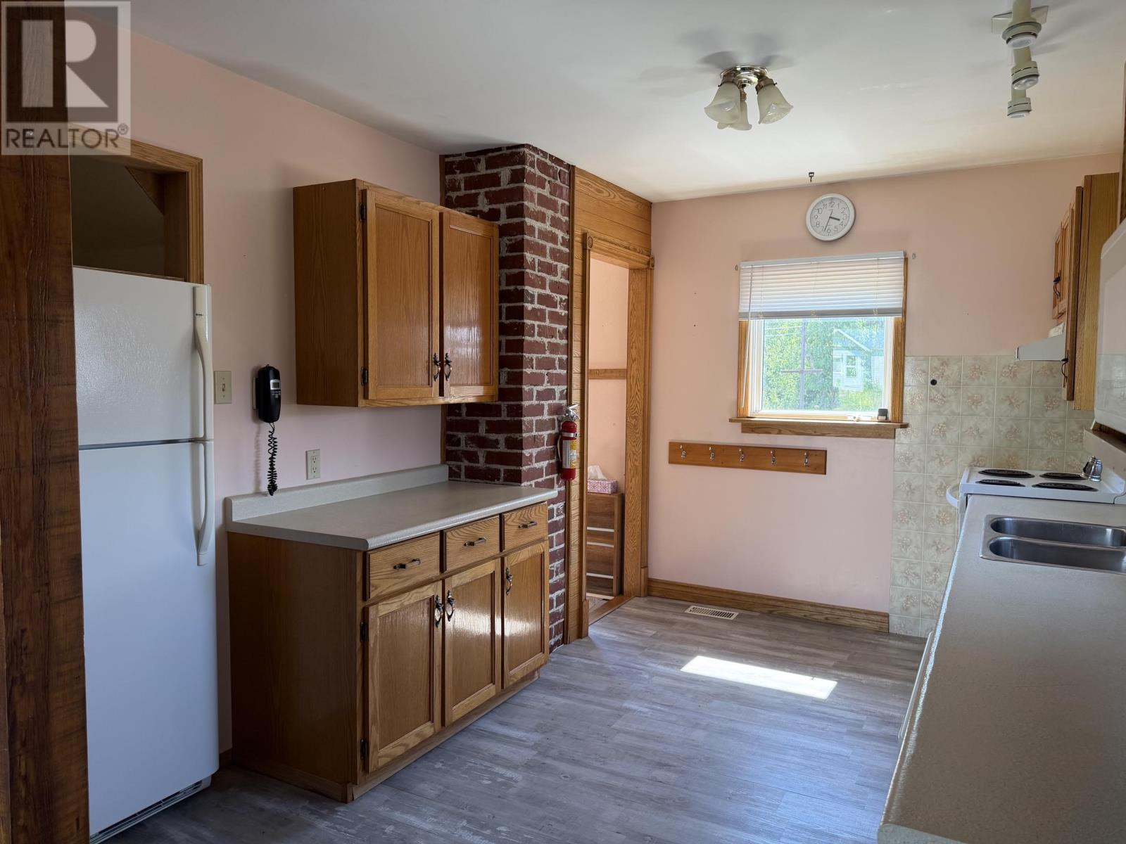4 Elizabeth AVE - 3