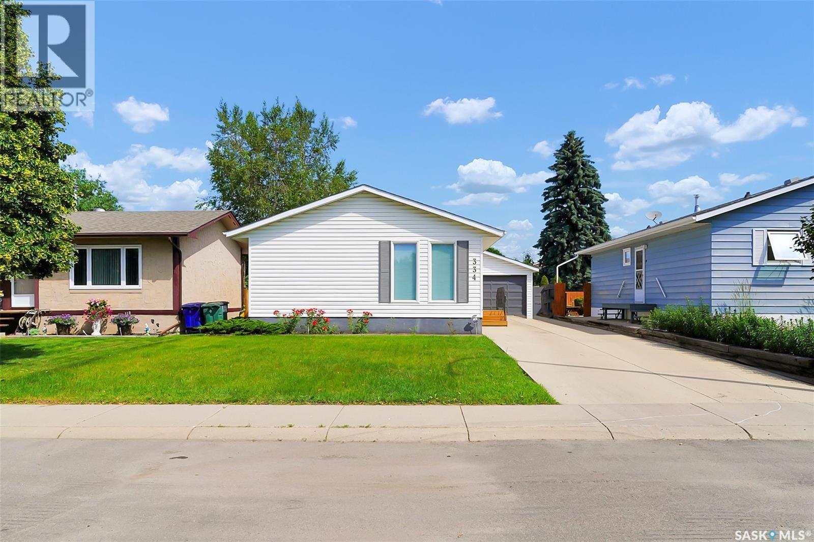 334 Johnson CRESCENT - 1