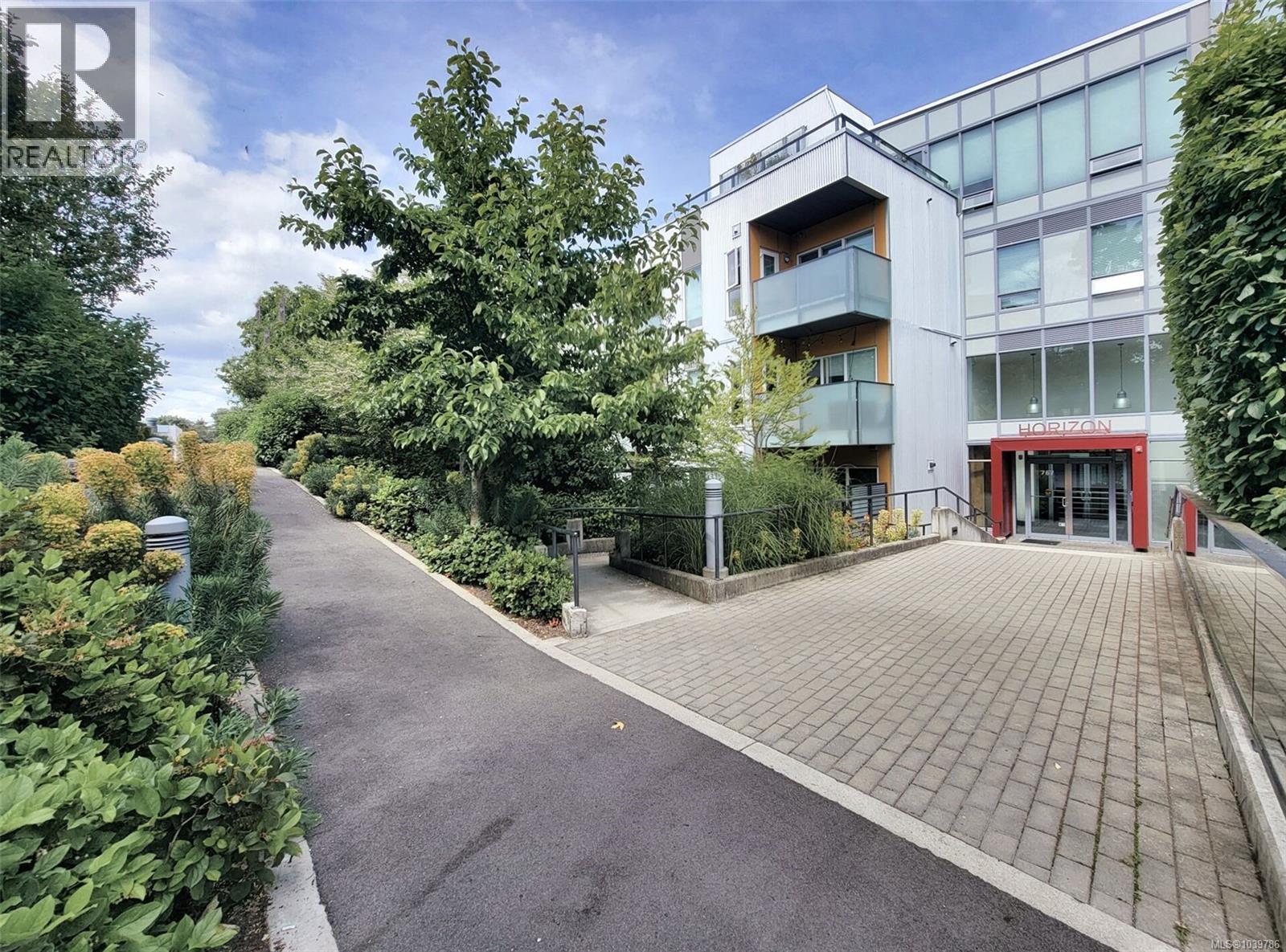 #304 767 Tyee Rd - 26