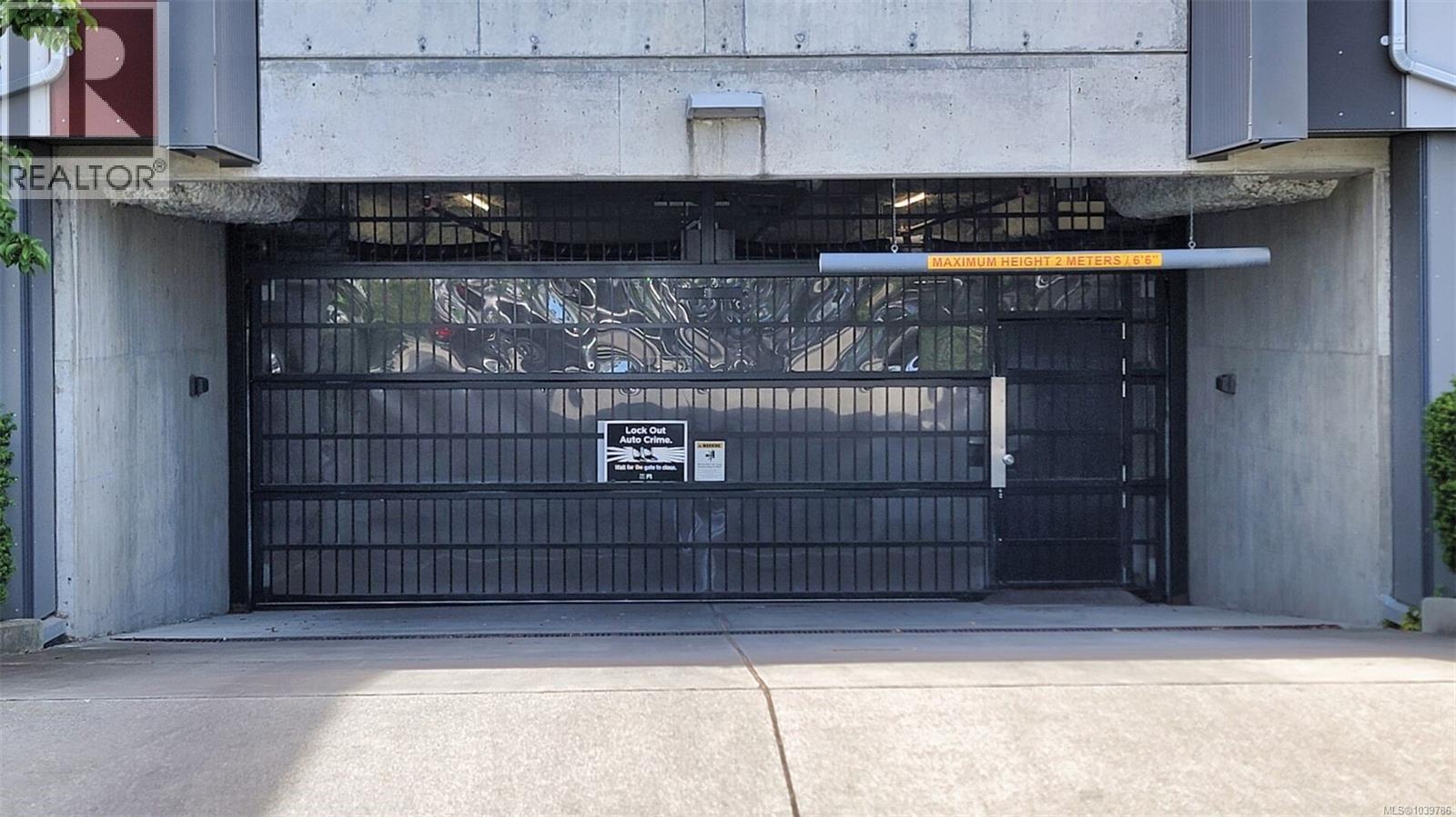 #304 767 Tyee Rd - 30