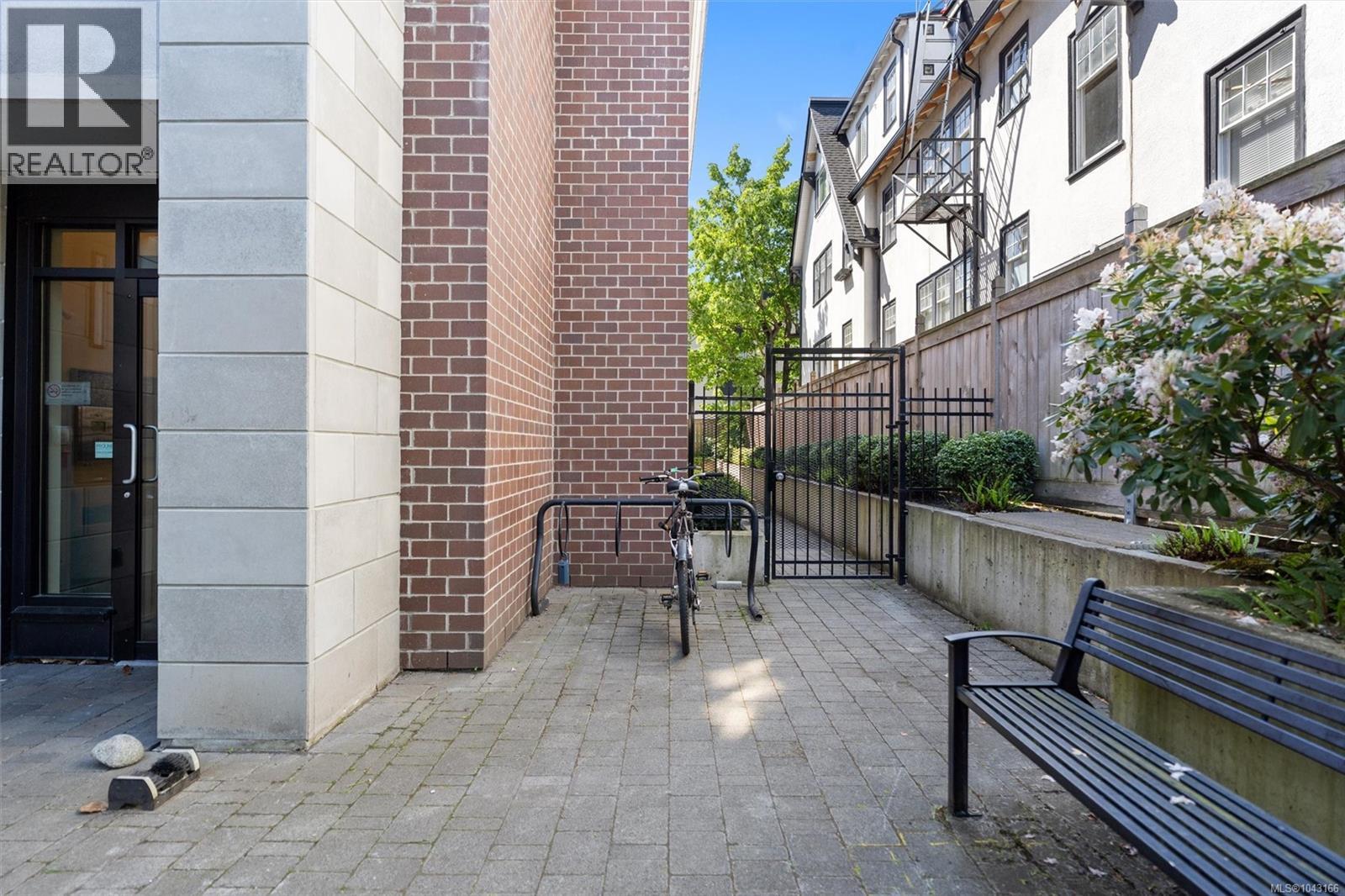 #105 1011 Burdett Ave - 21