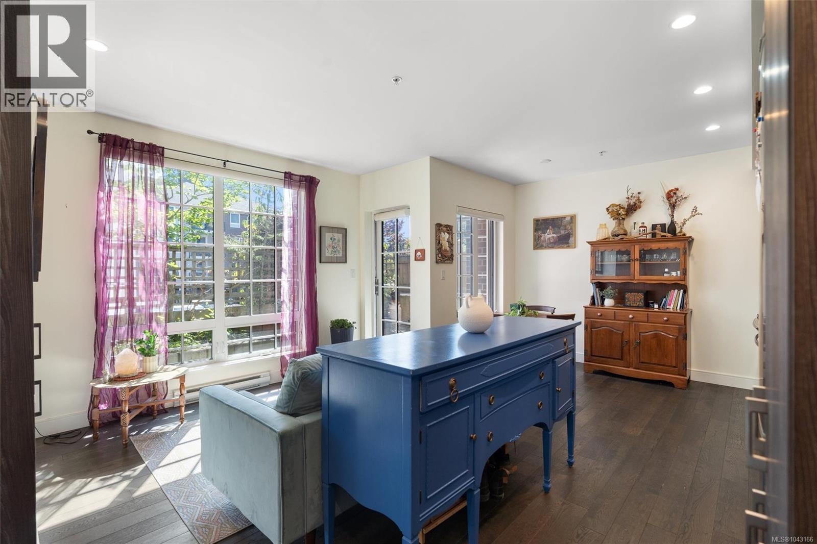 #105 1011 Burdett Ave - 7
