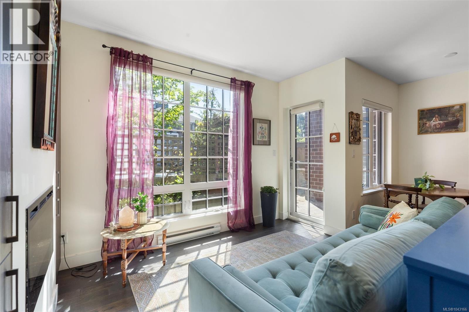 #105 1011 Burdett Ave - 8