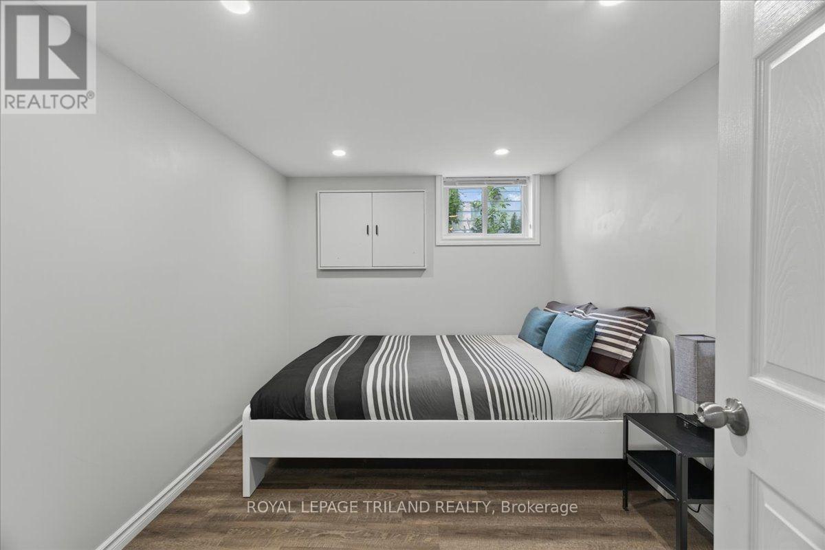 133 WILSON AVENUE - 13