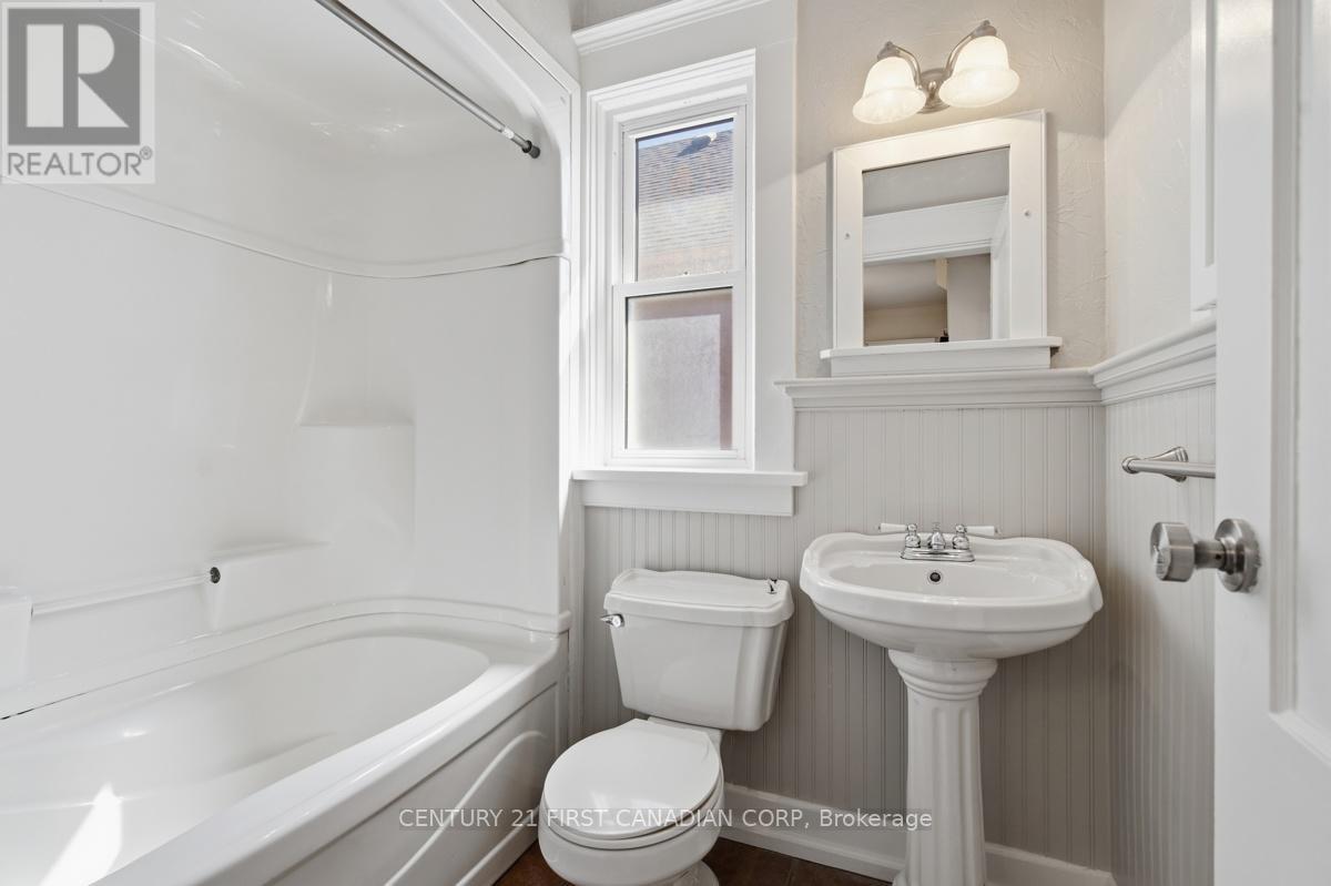 63 BEATTIE AVENUE - 24