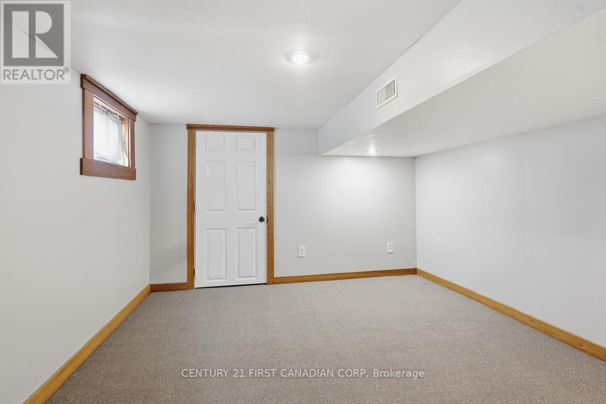 63 BEATTIE AVENUE - 26