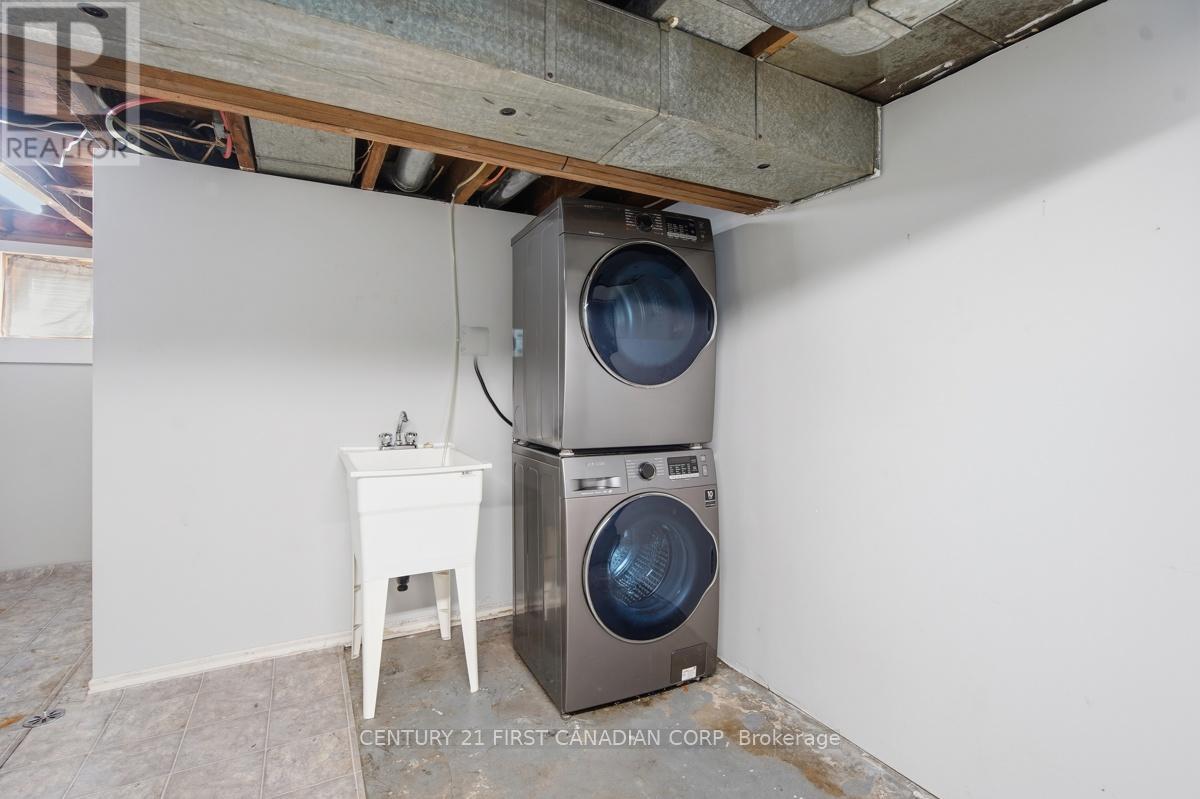 63 BEATTIE AVENUE - 32