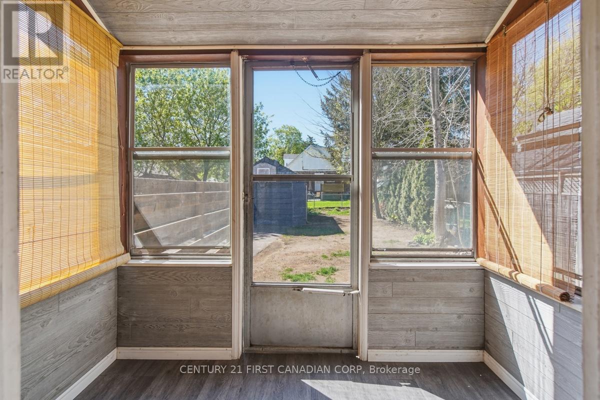 63 BEATTIE AVENUE - 33
