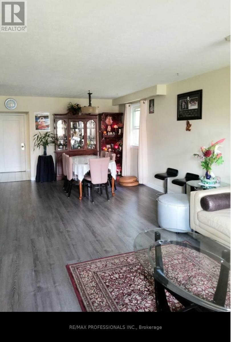 8 BRIDESBURG DRIVE - 6