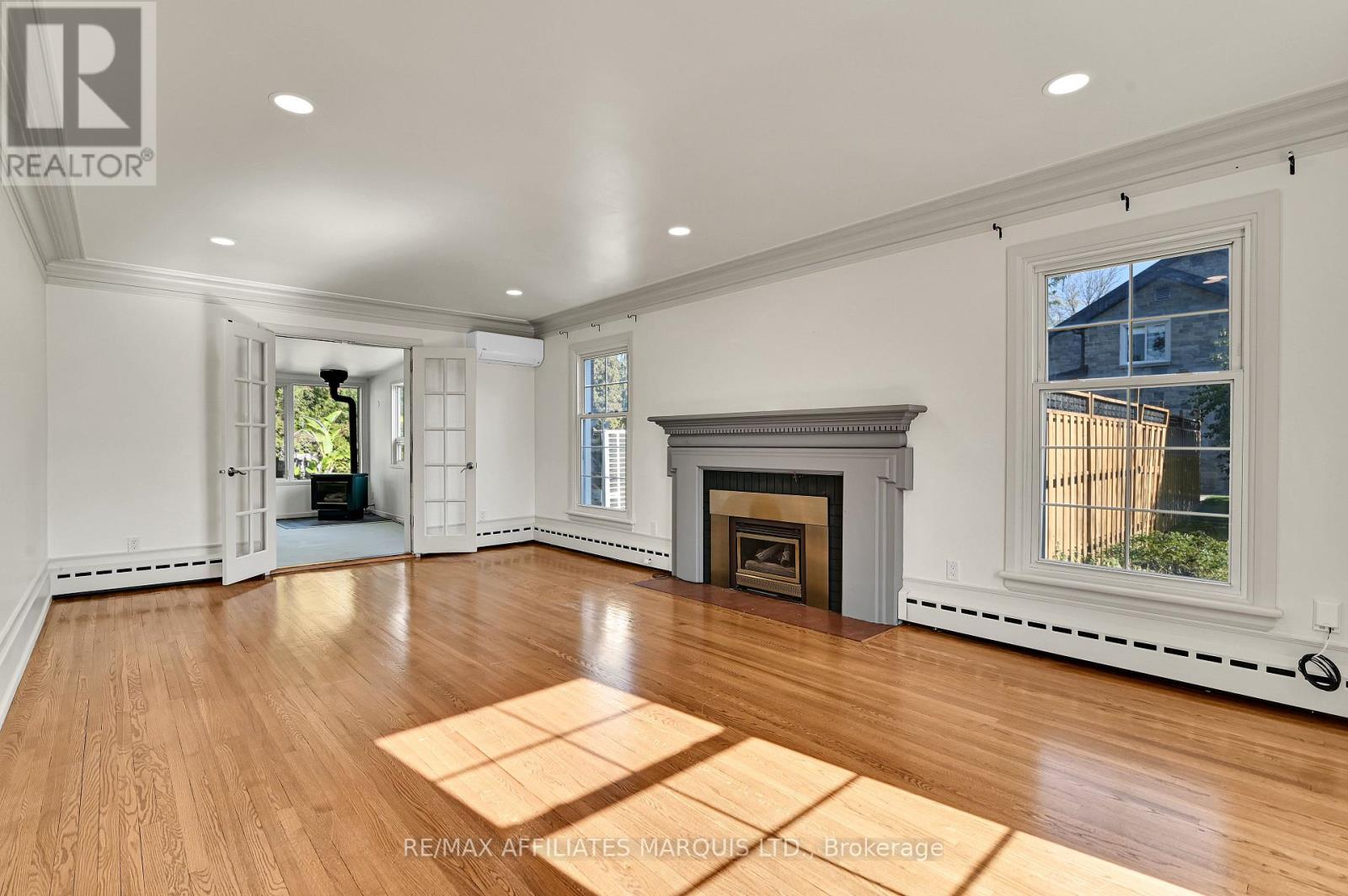 1603 PETER STREET - 11