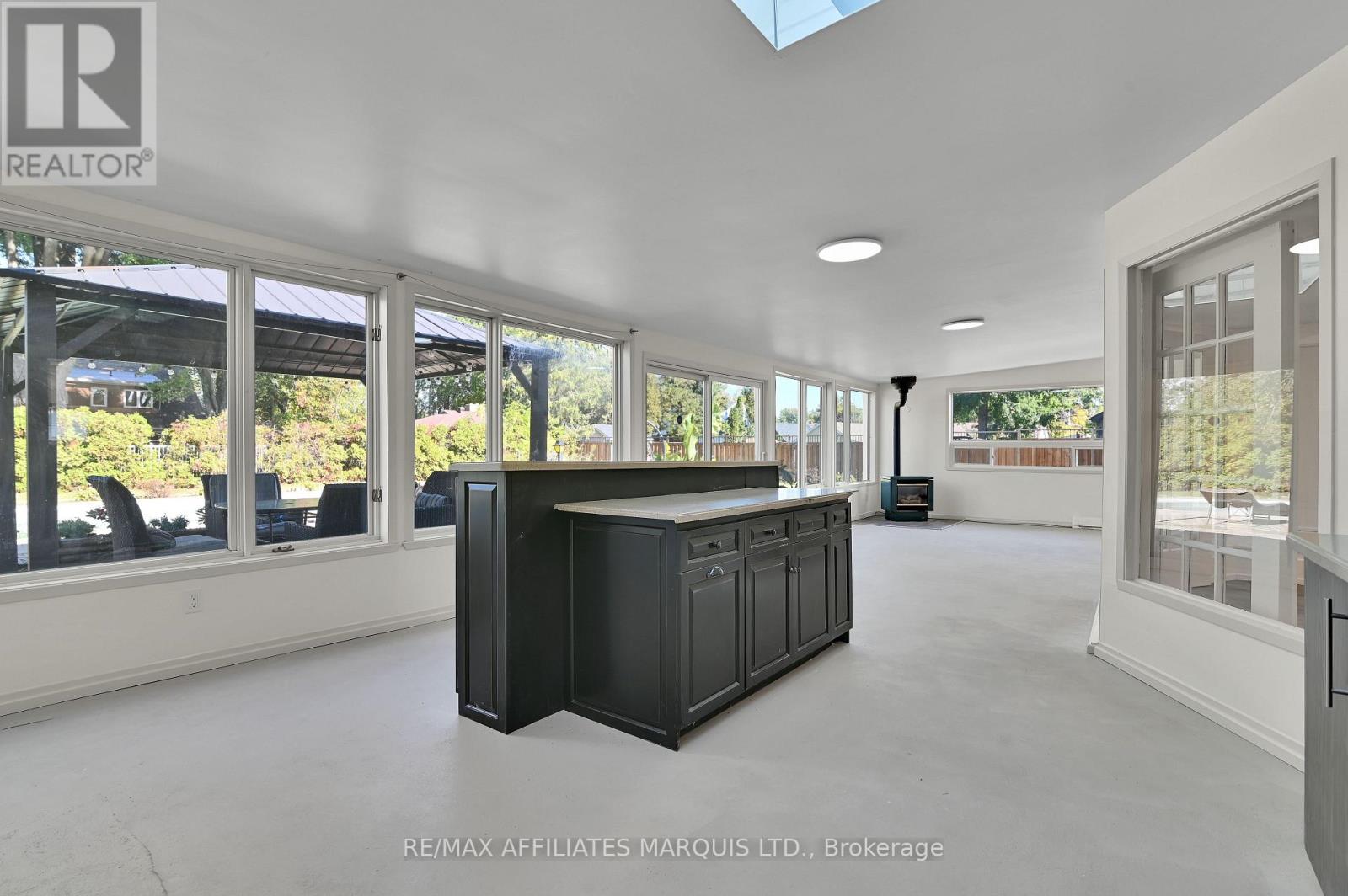 1603 PETER STREET - 15