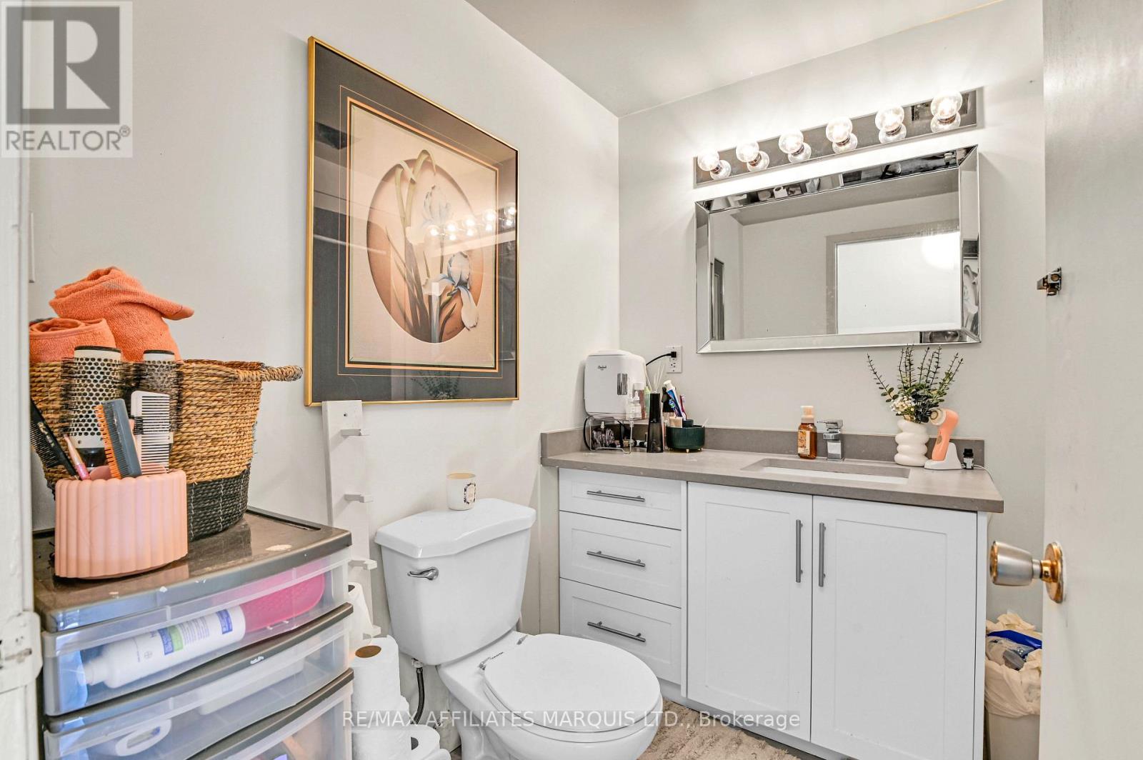 1603 PETER STREET - 20
