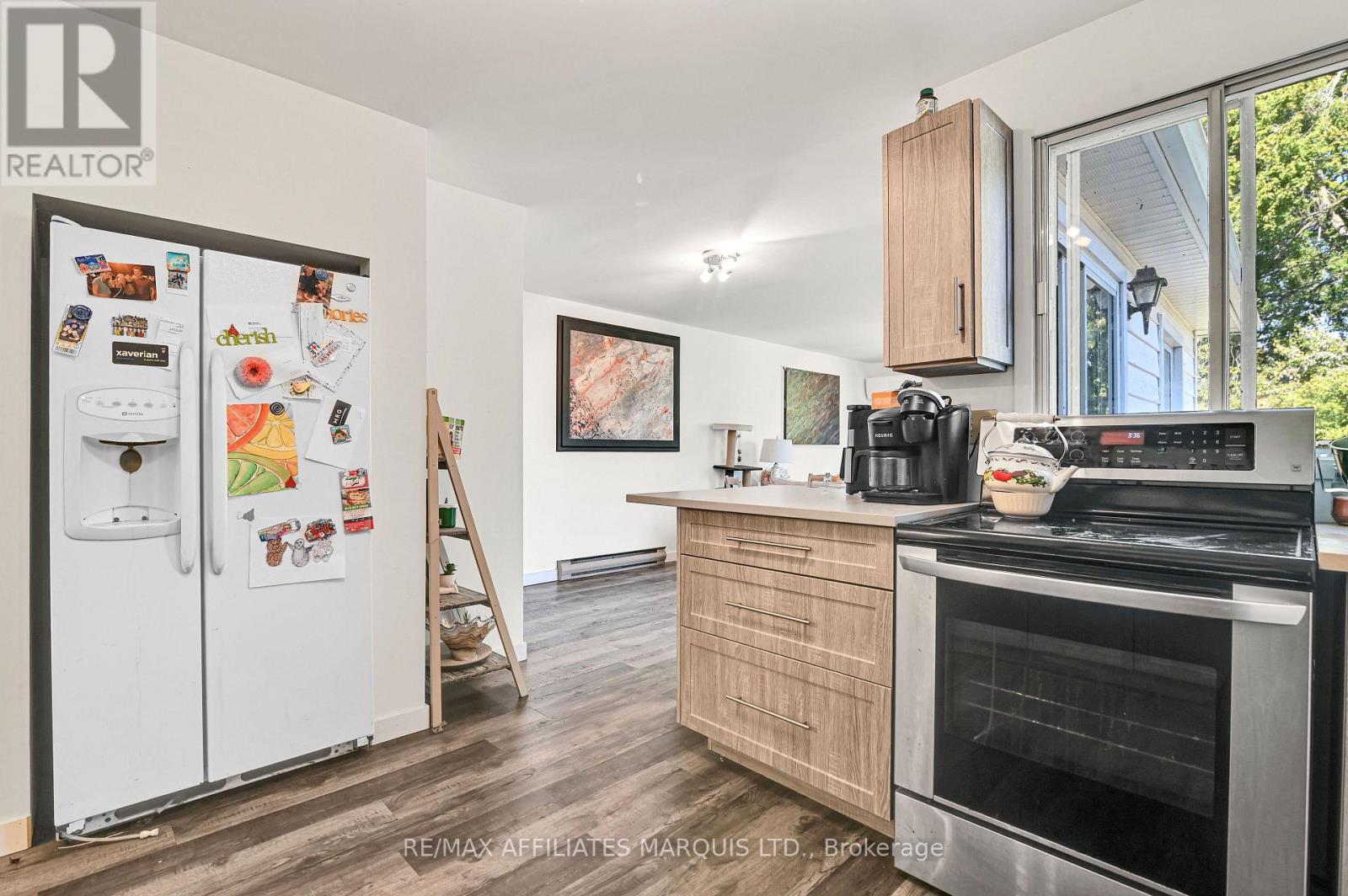 1603 PETER STREET - 23