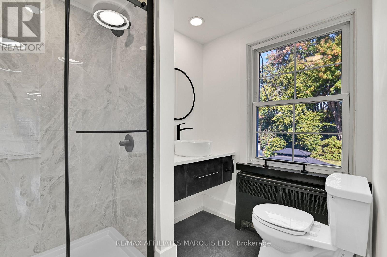 1603 PETER STREET - 31
