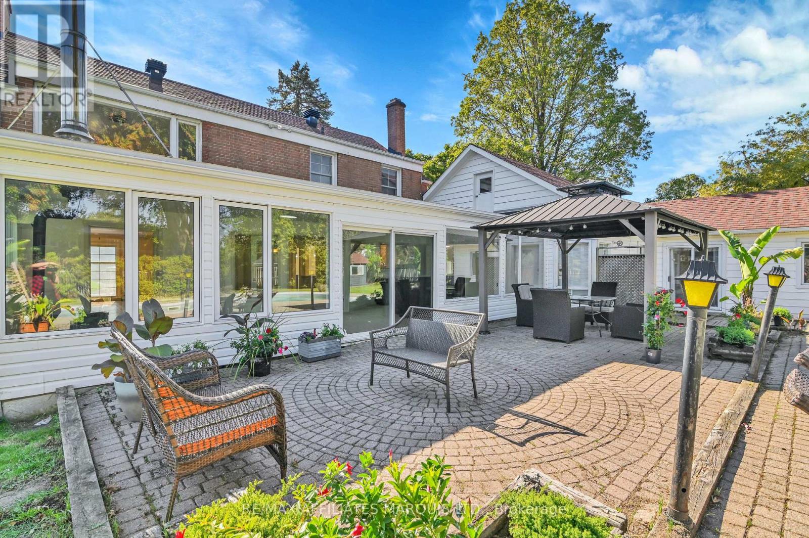 1603 PETER STREET - 40