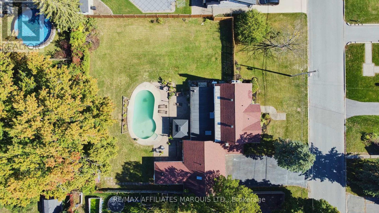 1603 PETER STREET - 44