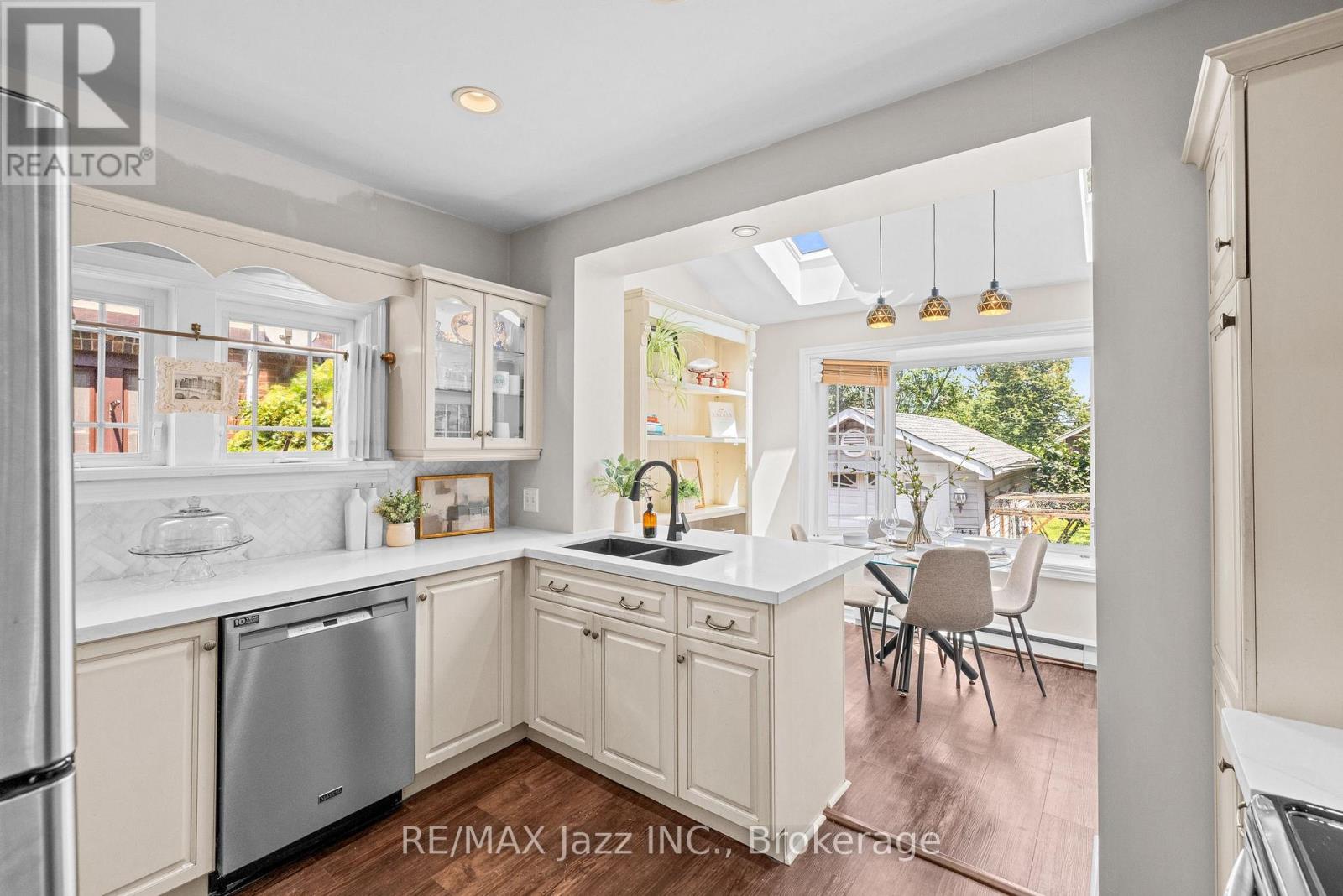 477 MASSON STREET - Image 19