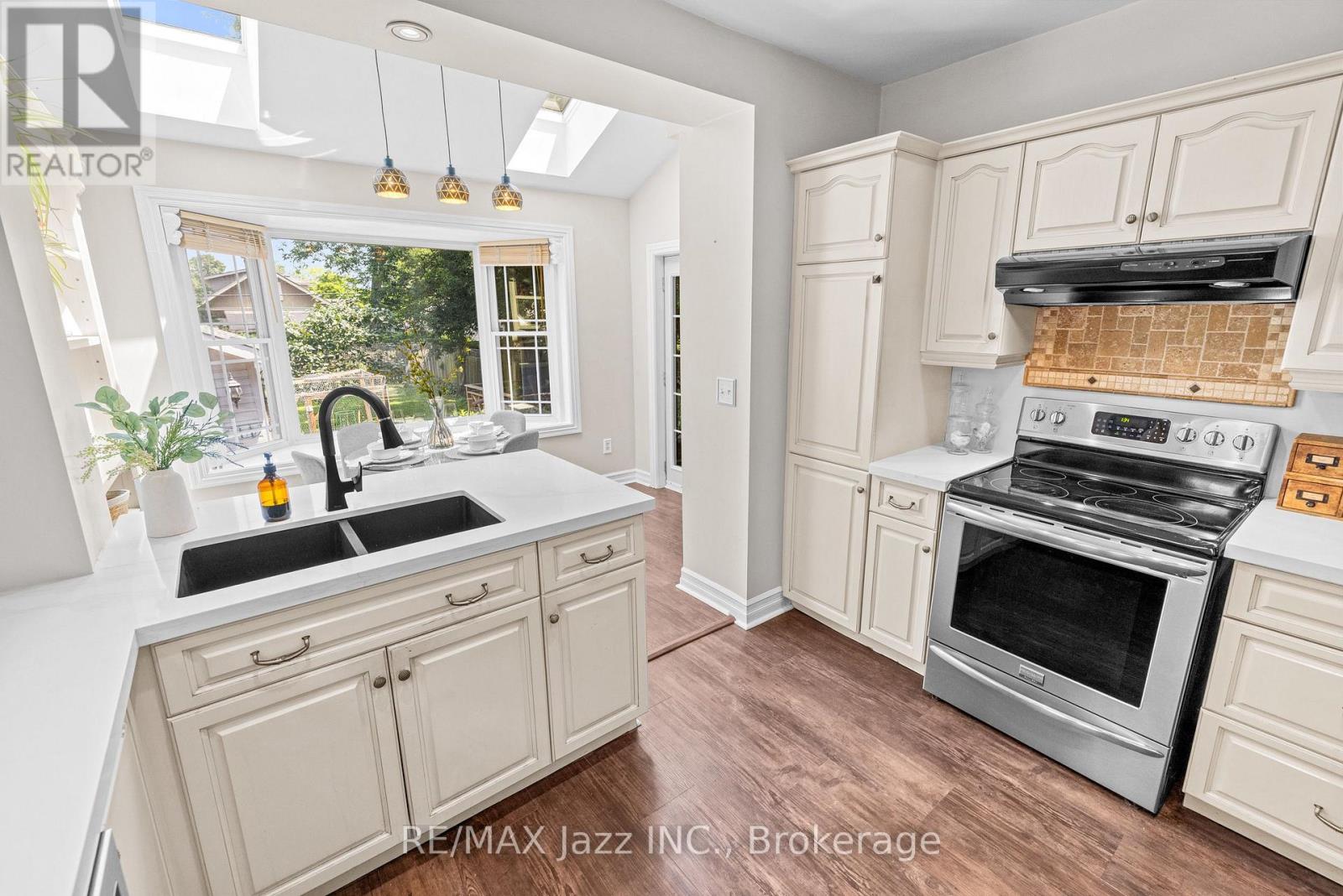 477 MASSON STREET - Image 21