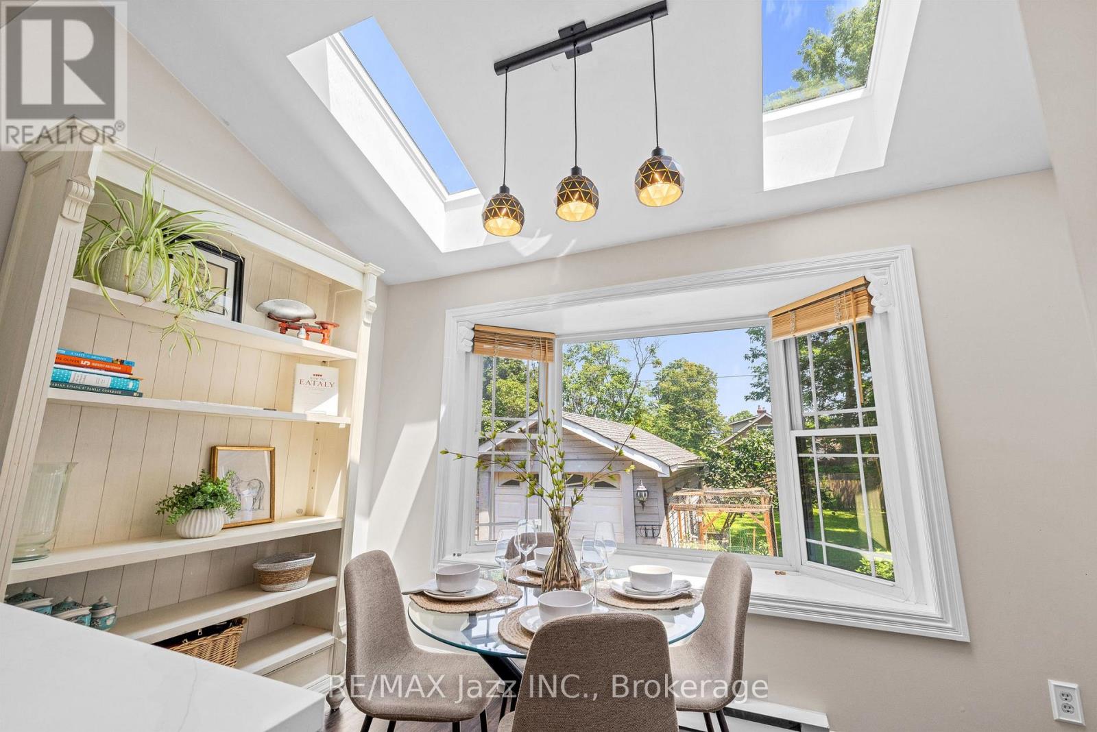 477 MASSON STREET - Image 23