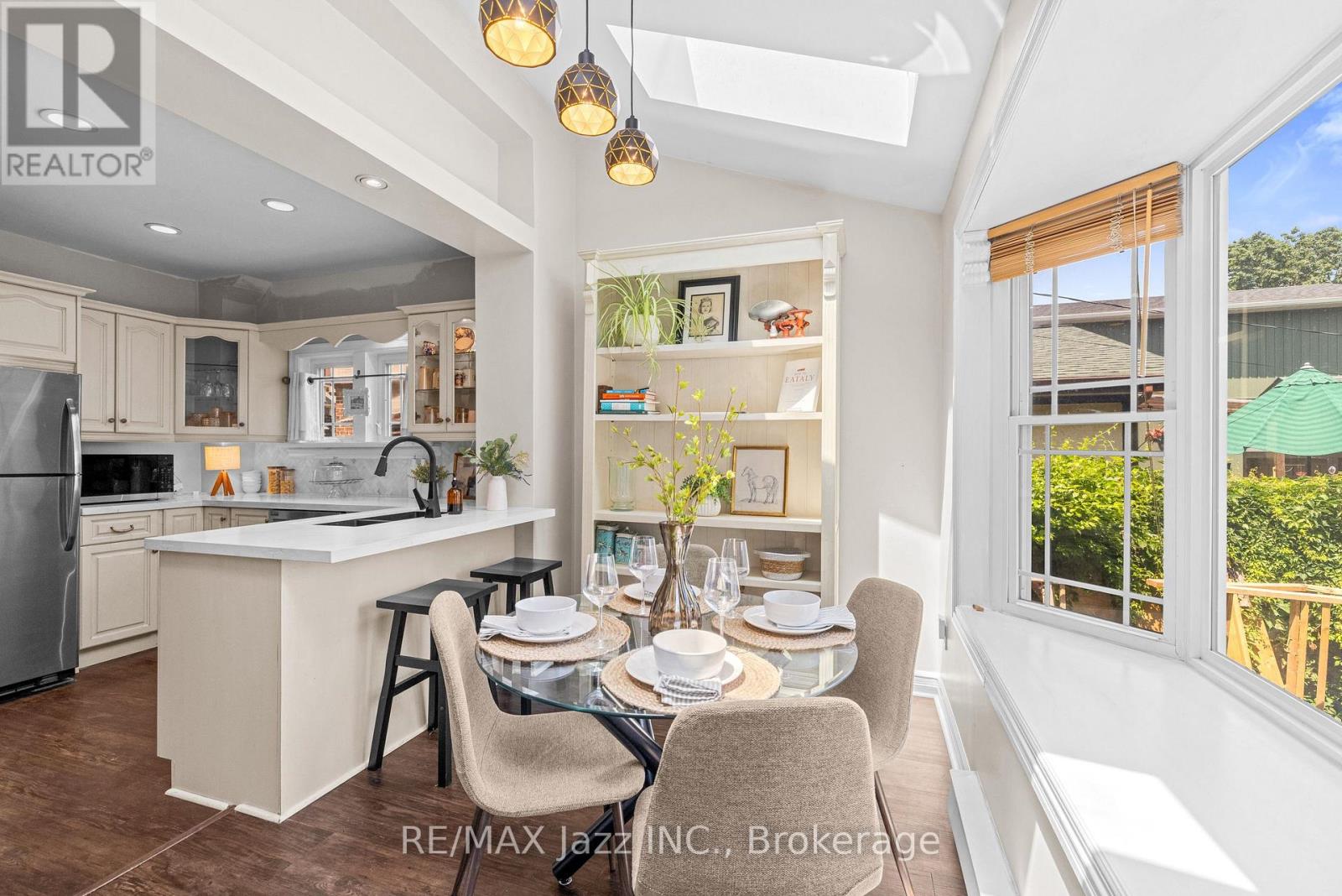 477 MASSON STREET - Image 24