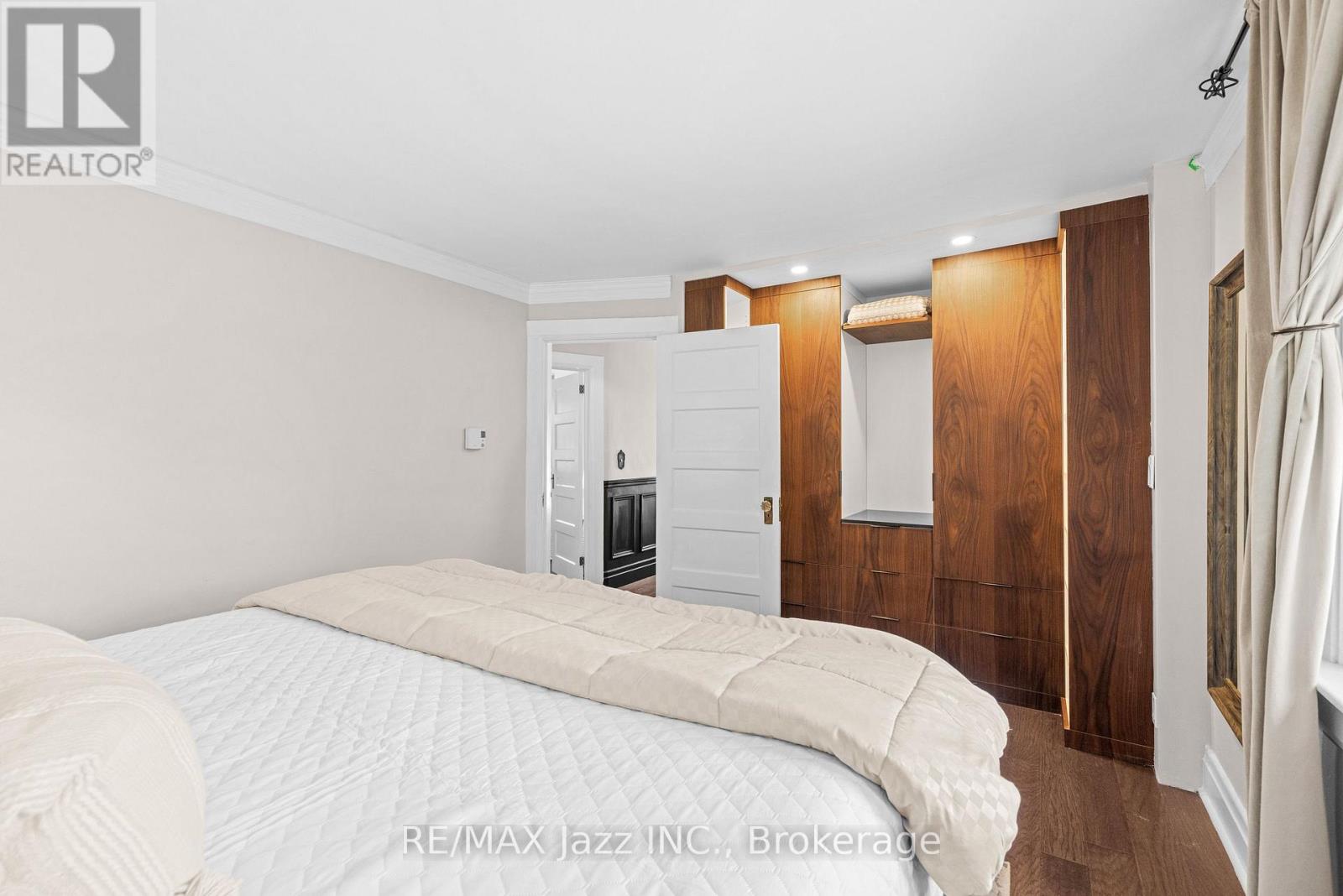 477 MASSON STREET - Image 30