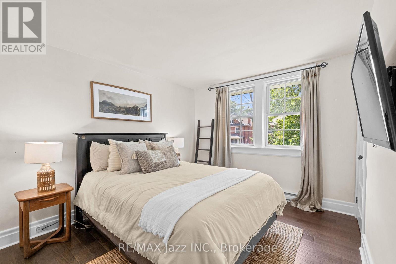 477 MASSON STREET - Image 32
