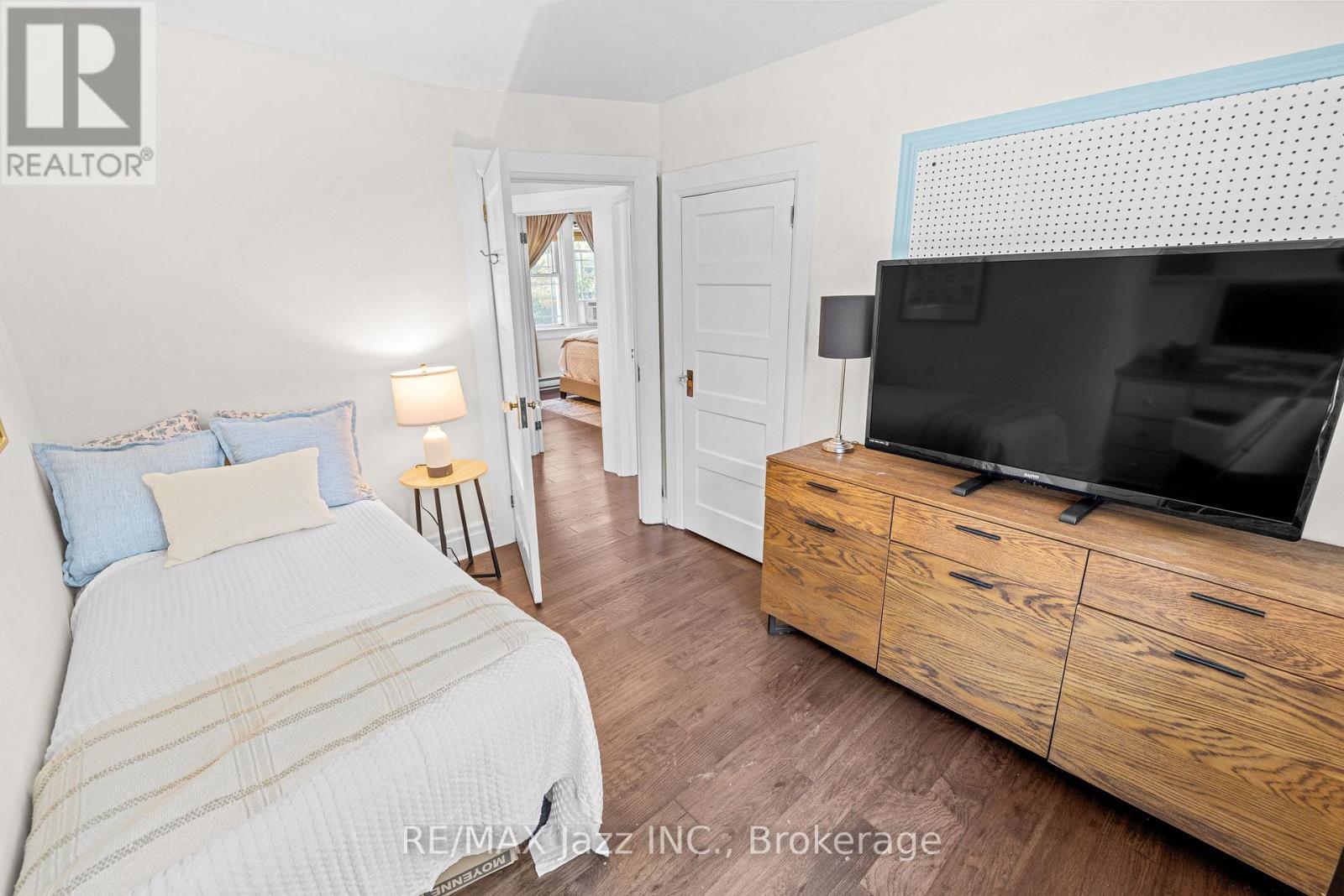 477 MASSON STREET - Image 35