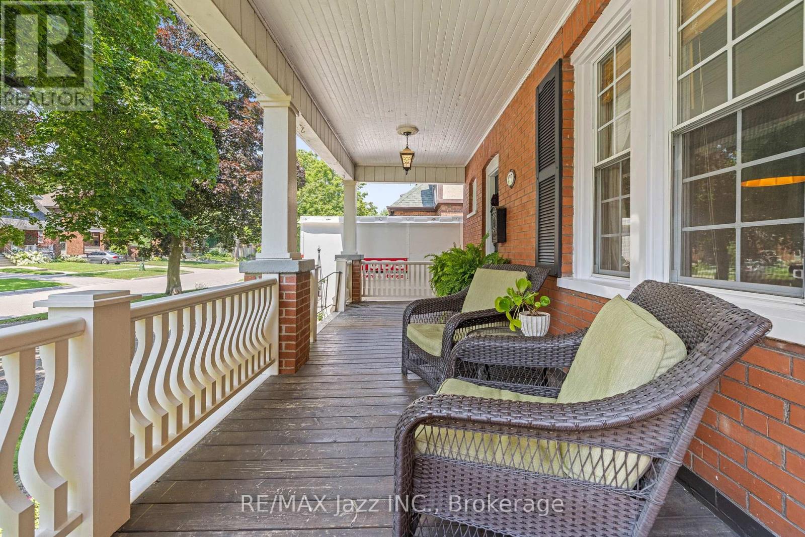477 MASSON STREET - Image 7