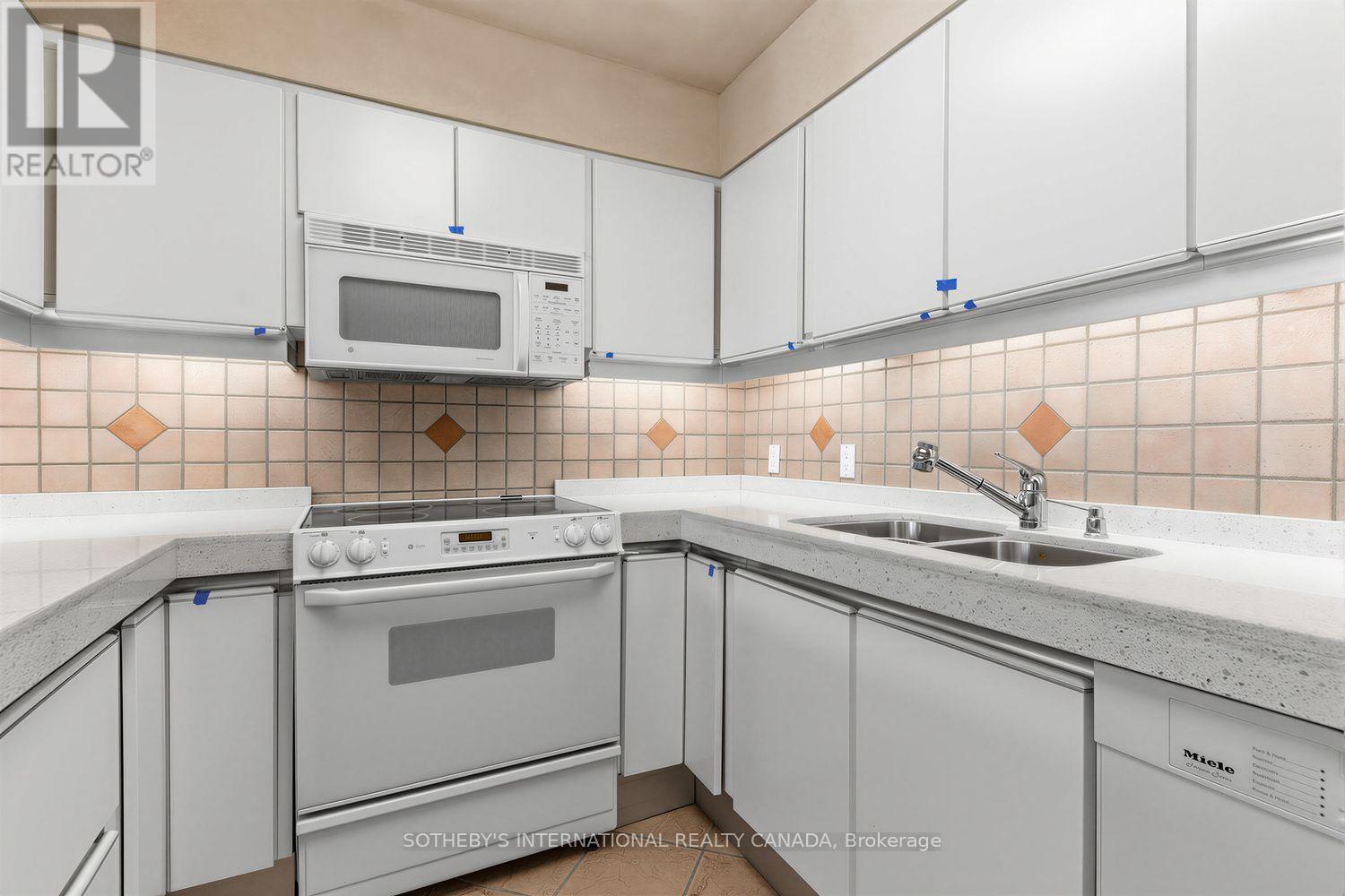 #1801 63 ST CLAIR AVENUE W - Image 13
