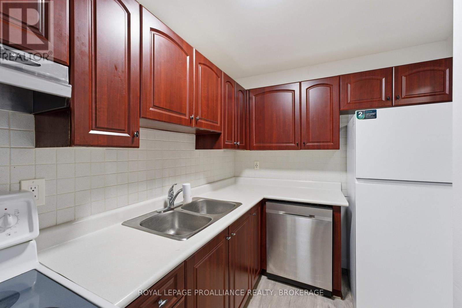 #217 573 ARMSTRONG ROAD - 13