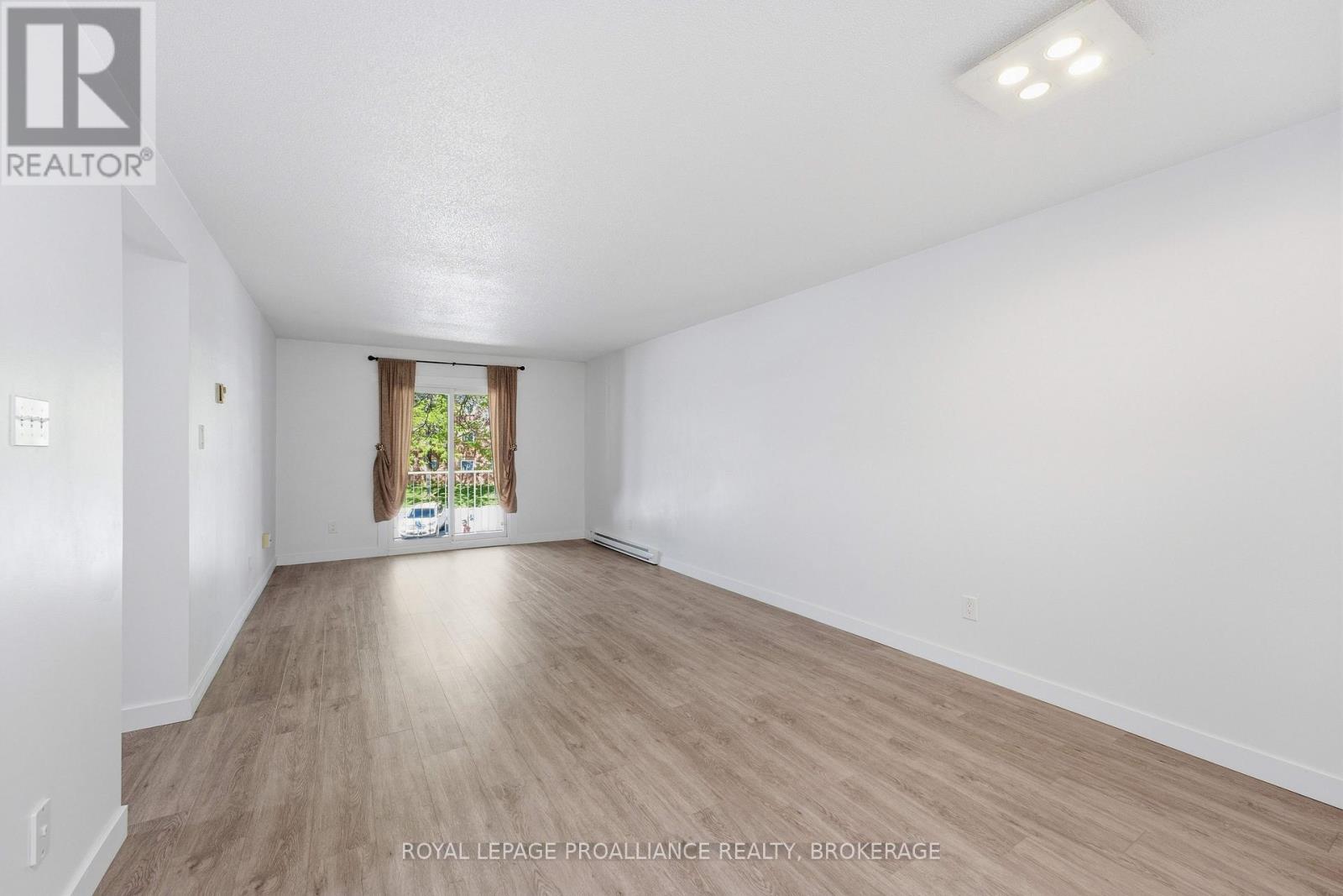 #217 573 ARMSTRONG ROAD - 18